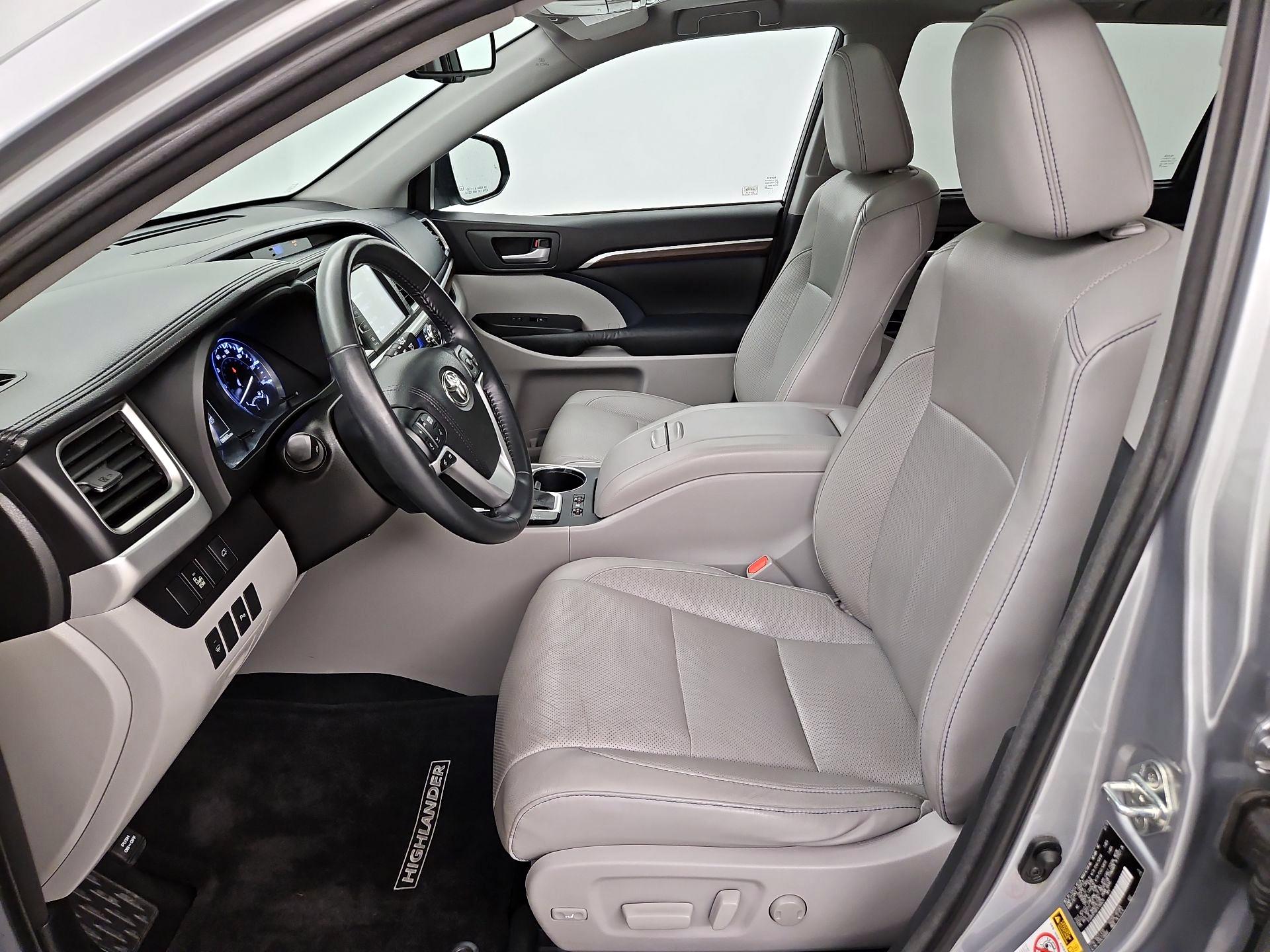 Thumbnail: 2015 Toyota Highlander - 11