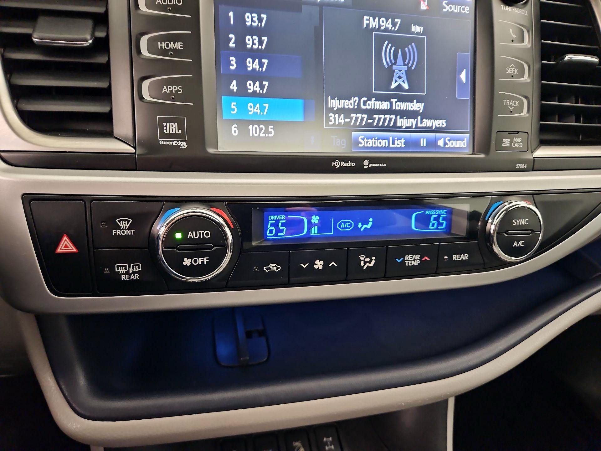 Thumbnail: 2015 Toyota Highlander - 16