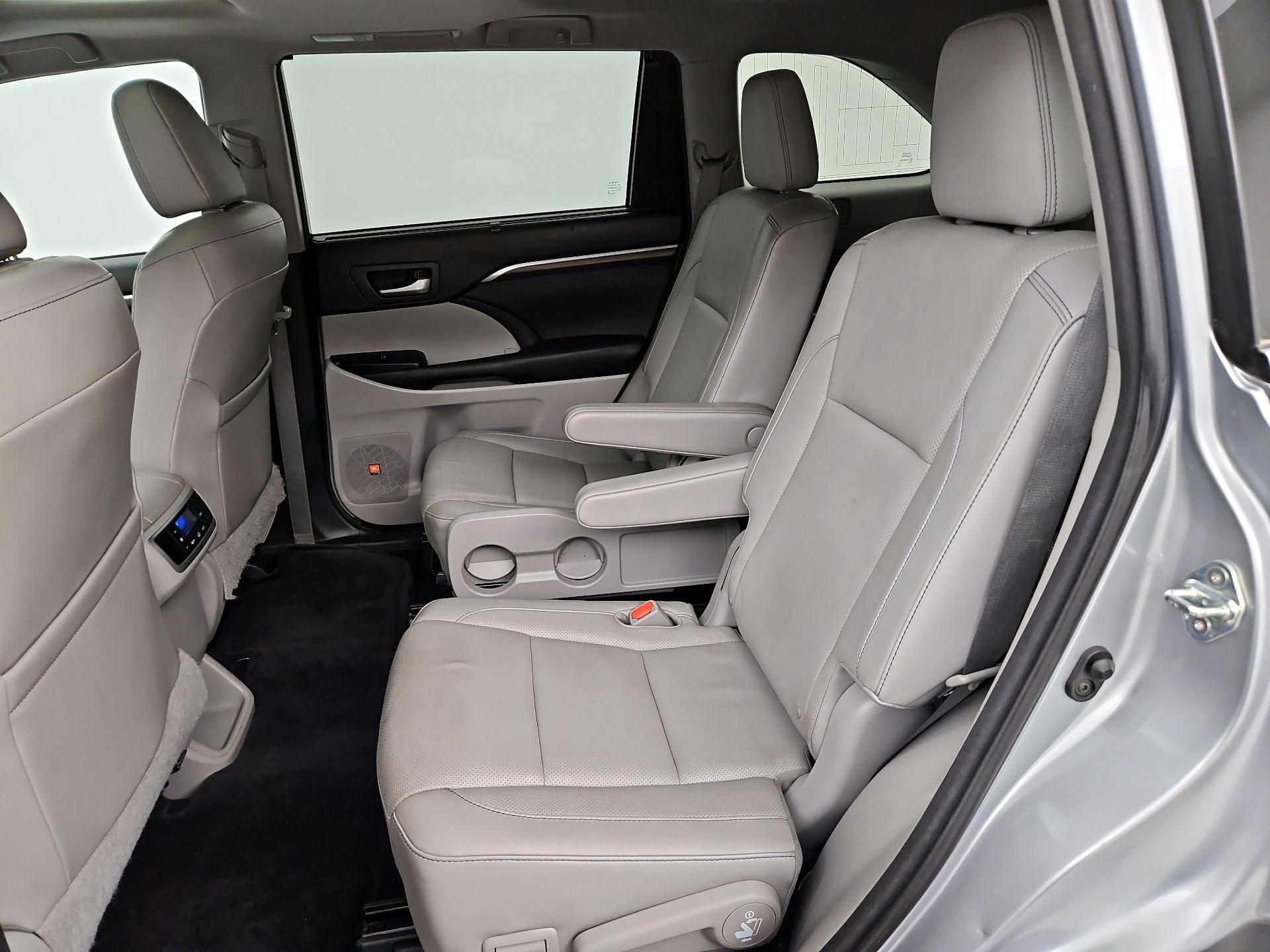 Thumbnail: 2015 Toyota Highlander - 20