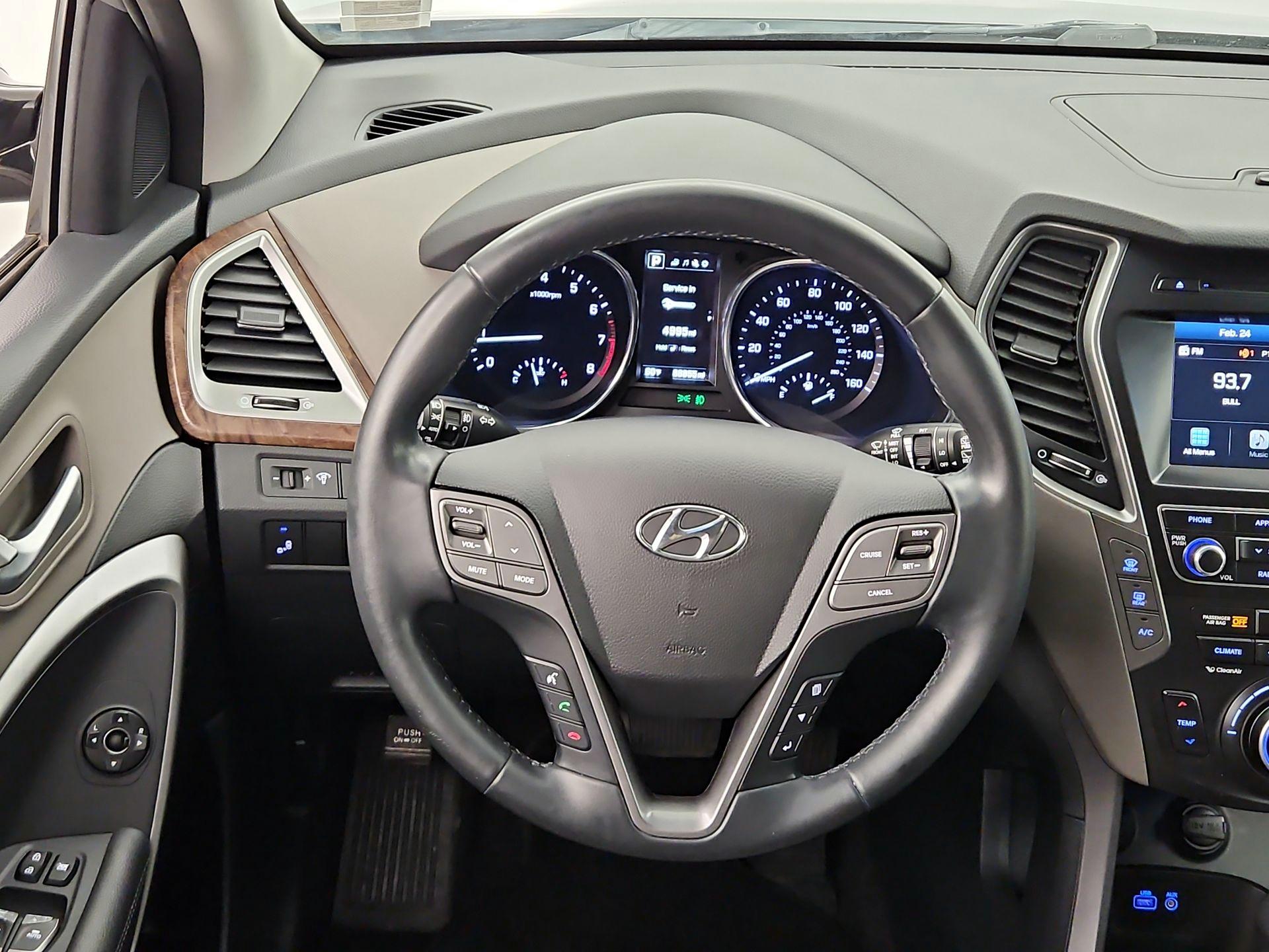 Thumbnail: 2017 Hyundai Santa Fe - 10