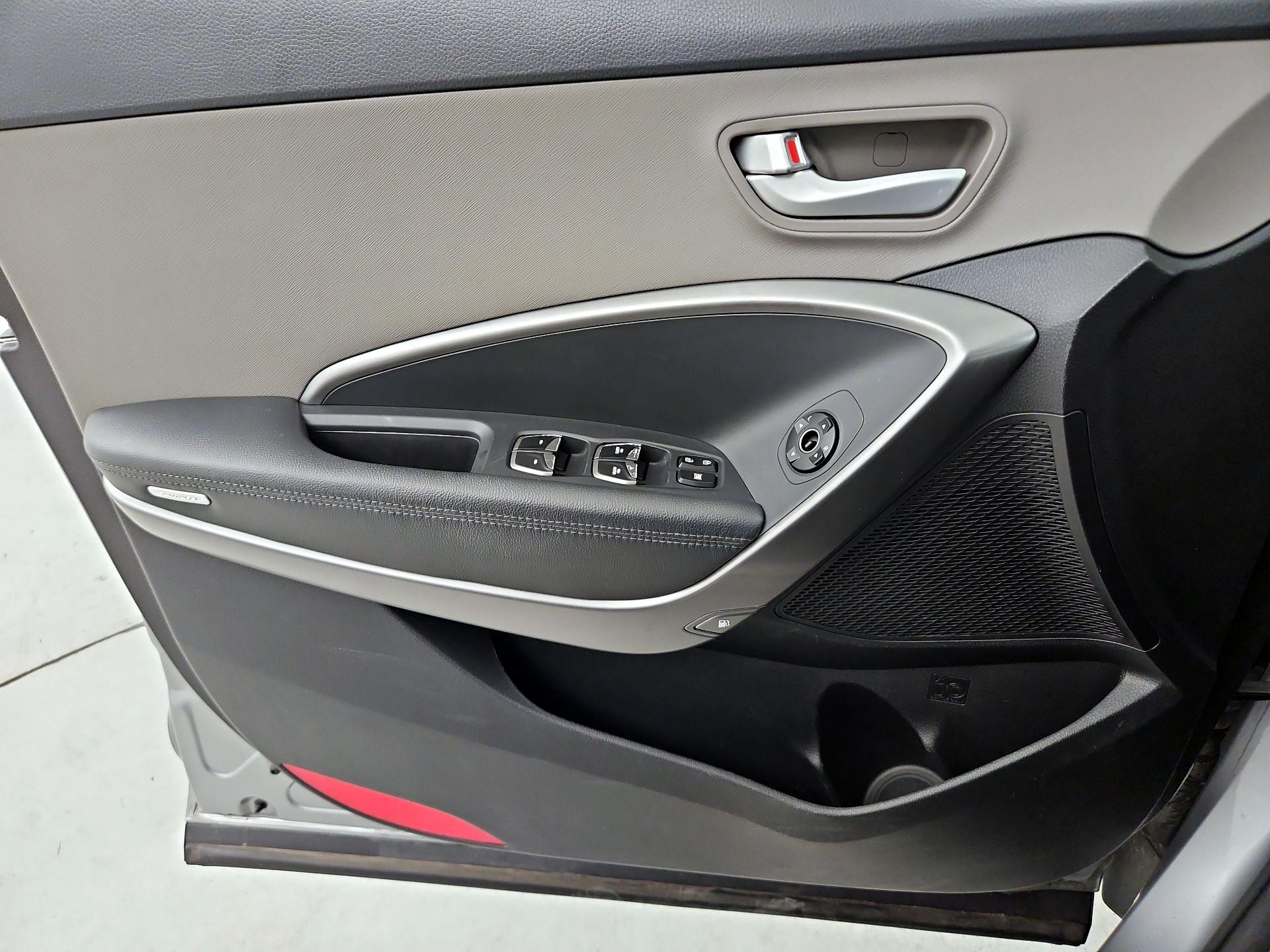 Thumbnail: 2017 Hyundai Santa Fe - 12