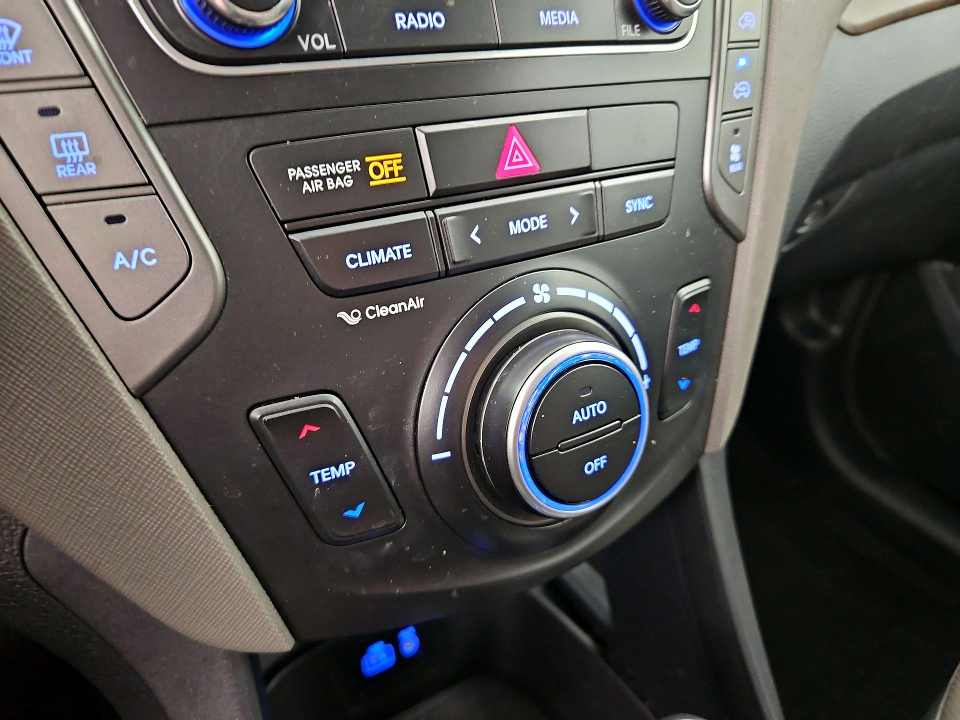 Thumbnail: 2017 Hyundai Santa Fe - 16