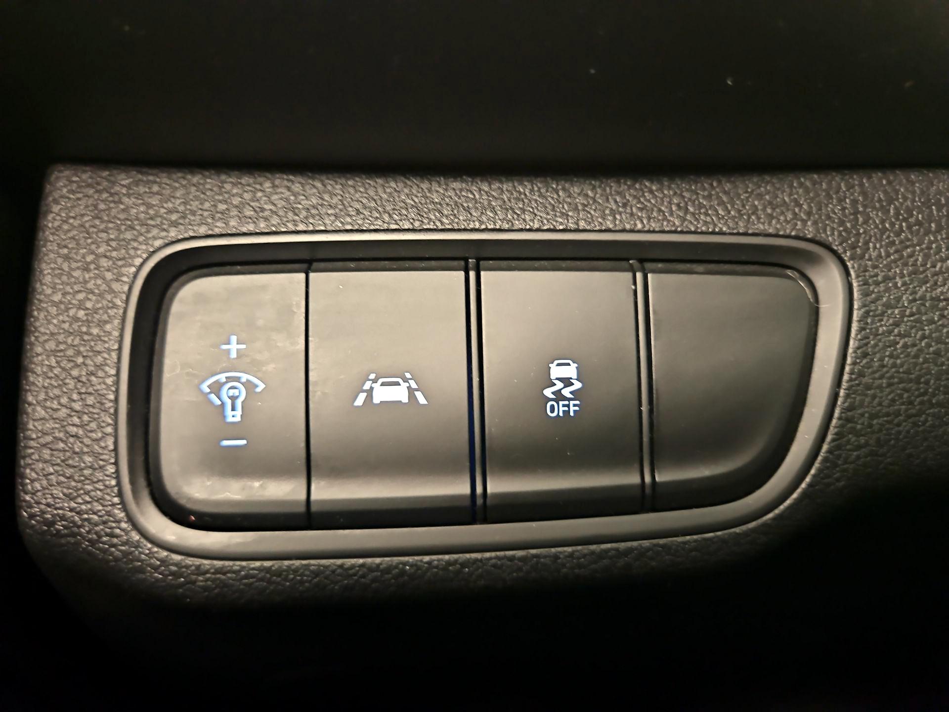 Thumbnail: 2020 Hyundai Santa Fe - 13