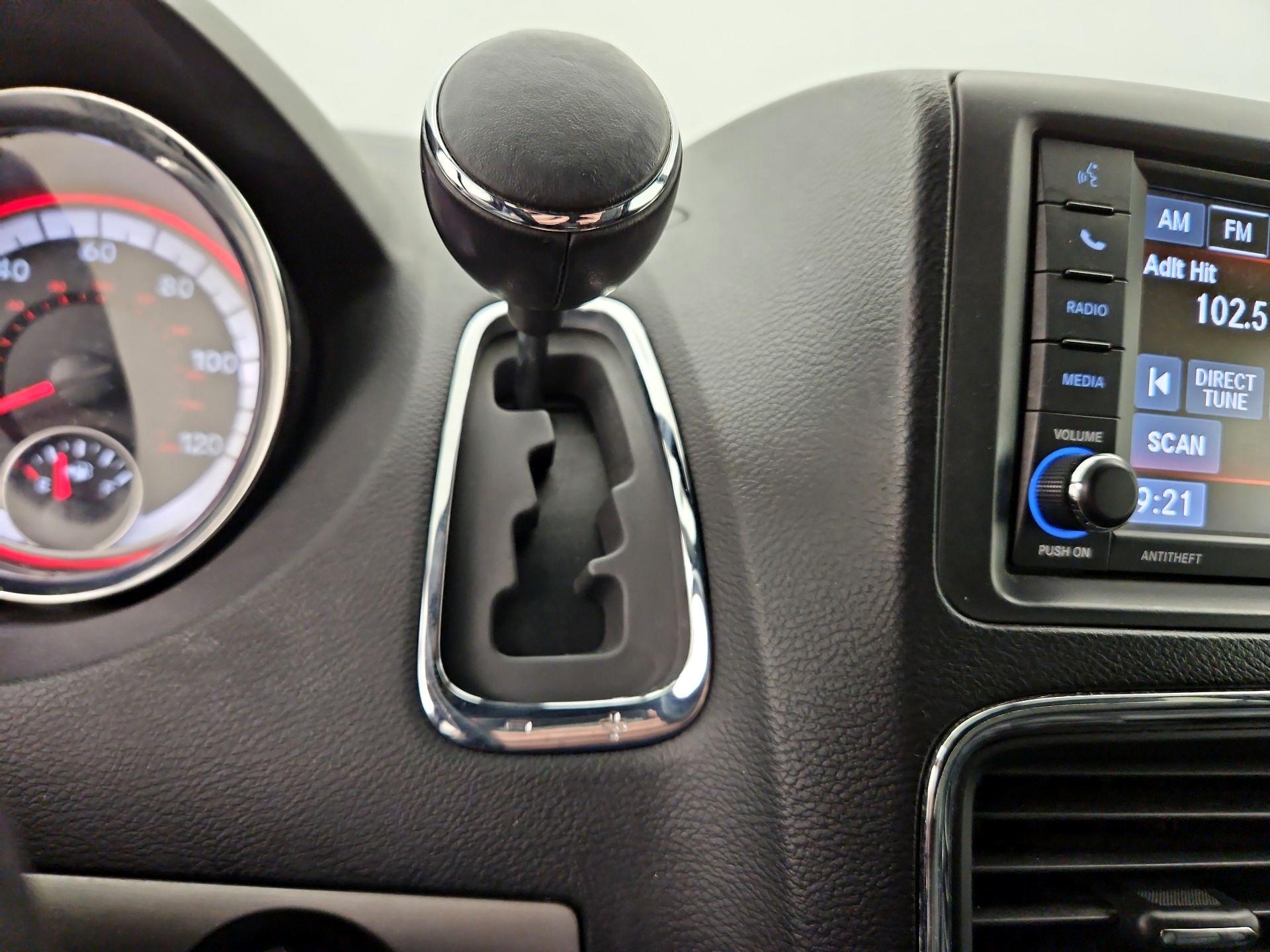 Thumbnail: 2019 Dodge Grand Caravan - 17