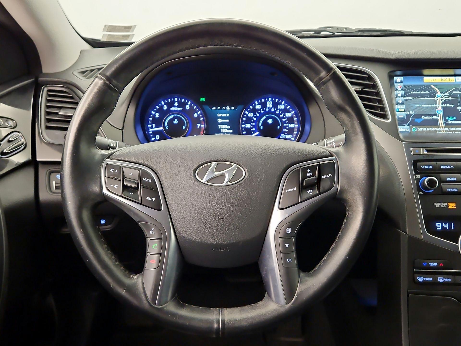 Thumbnail: 2016 Hyundai Azera - 10