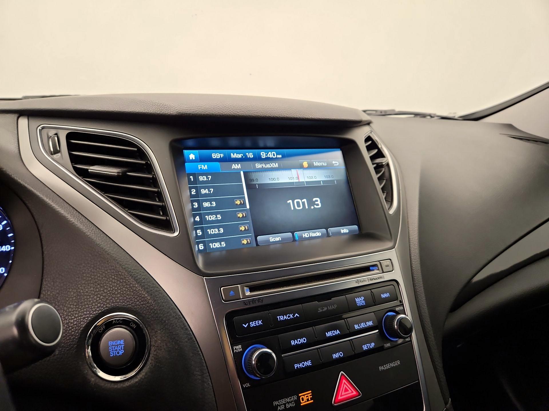 Thumbnail: 2016 Hyundai Azera - 16