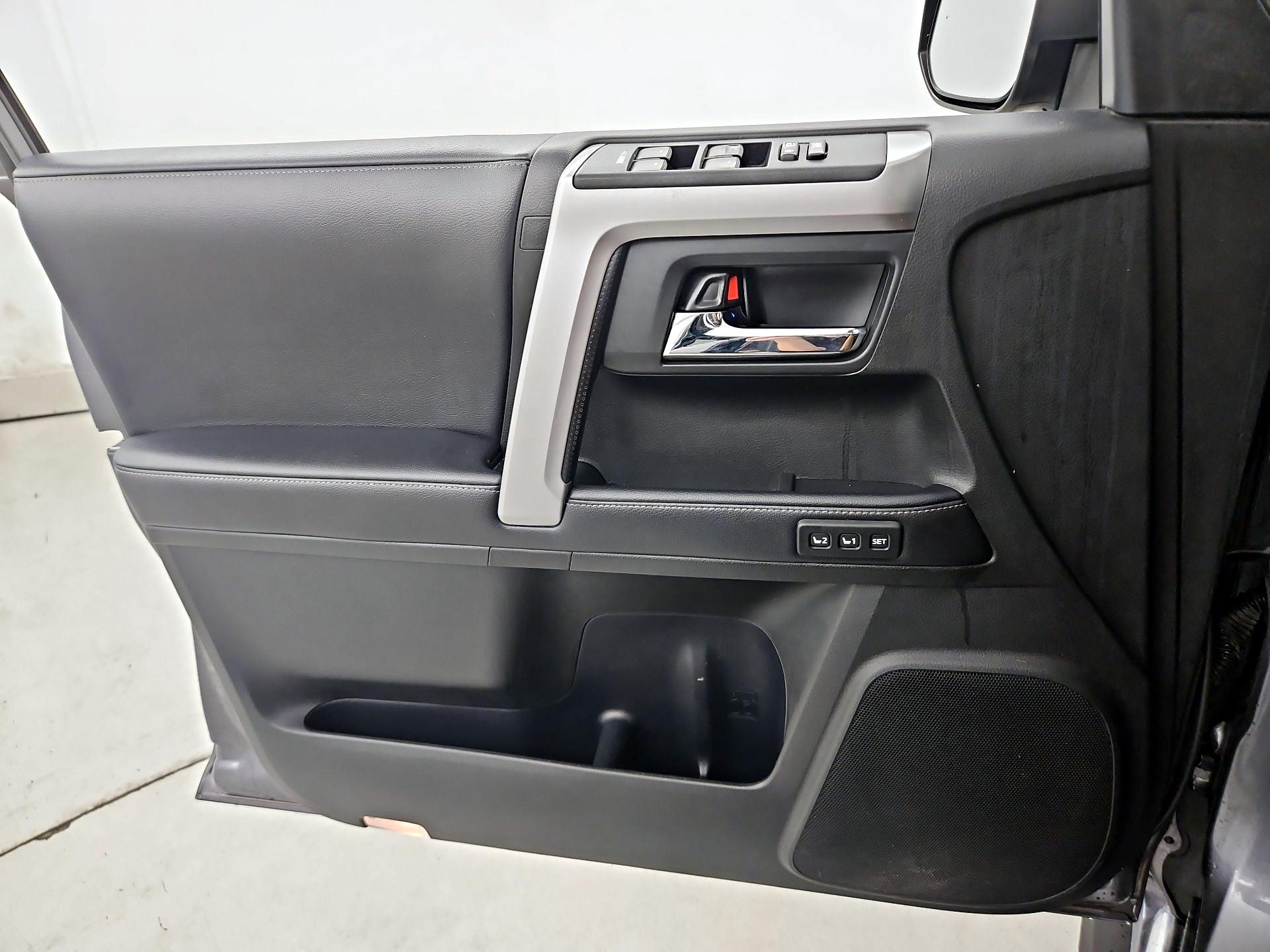 Thumbnail: 2018 Toyota 4Runner - 12