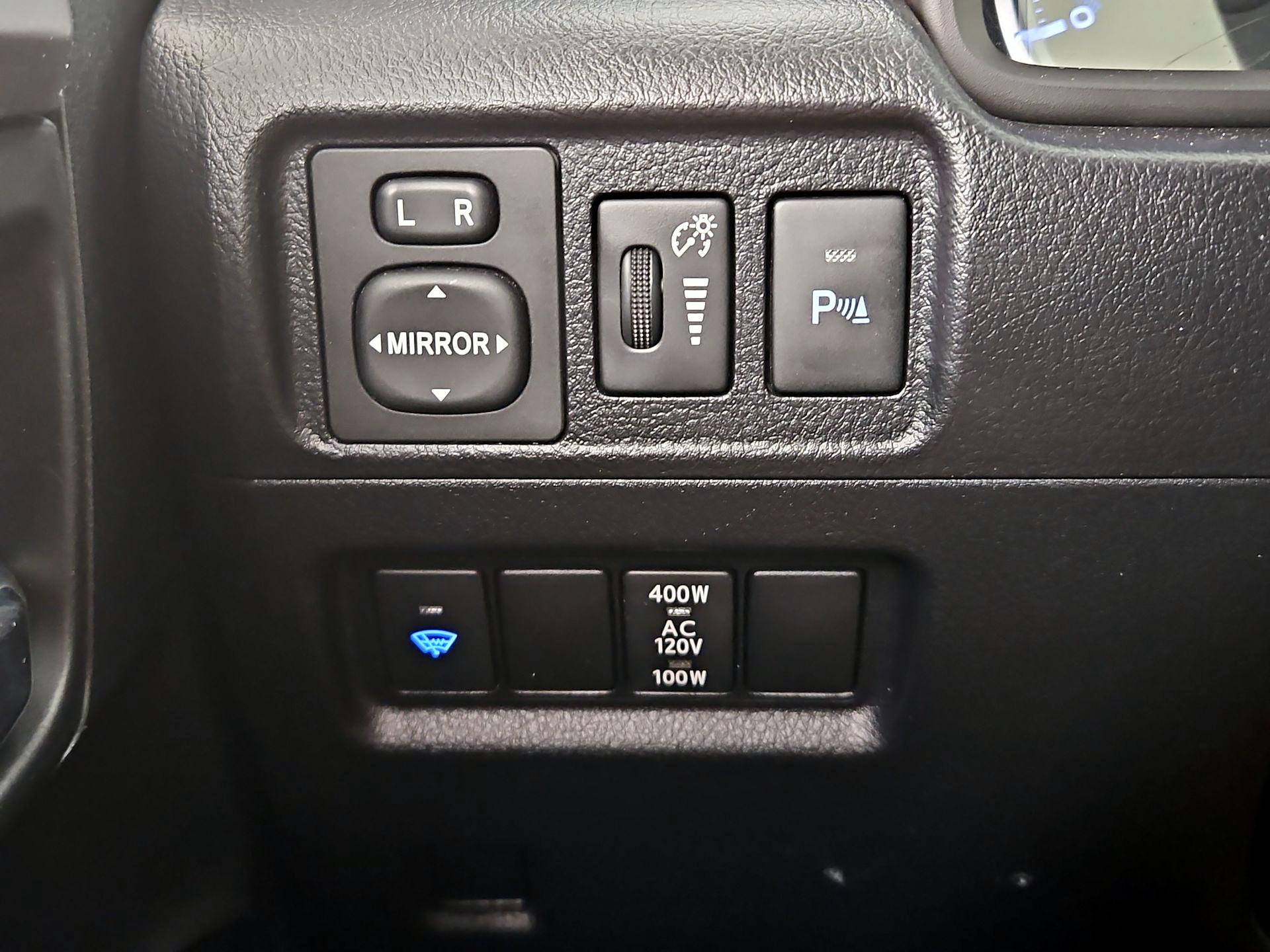 Thumbnail: 2018 Toyota 4Runner - 13