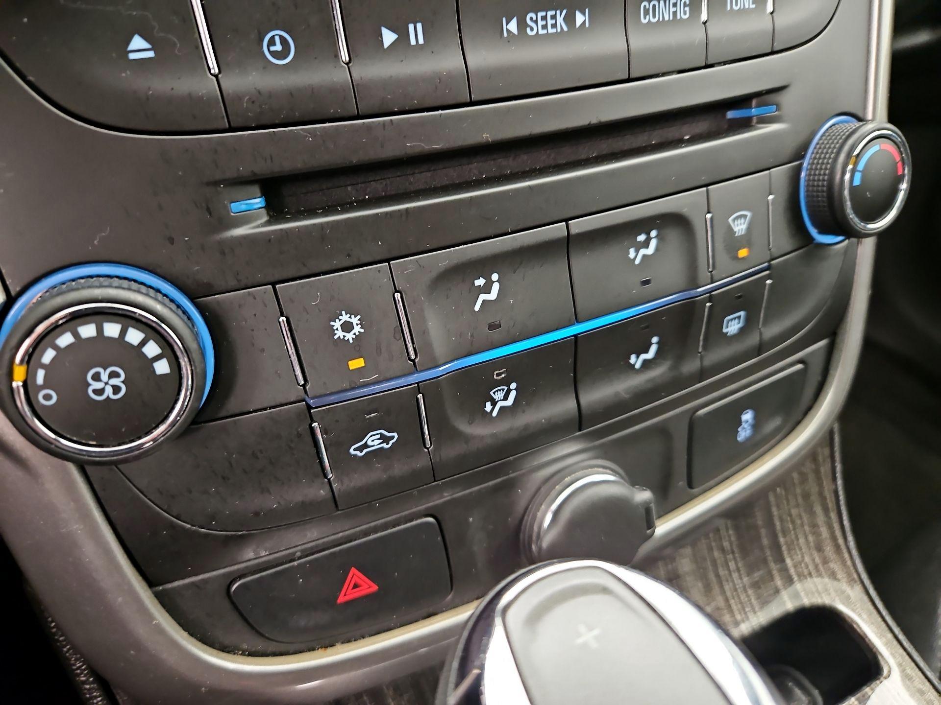 Thumbnail: 2015 Chevrolet Malibu - 15