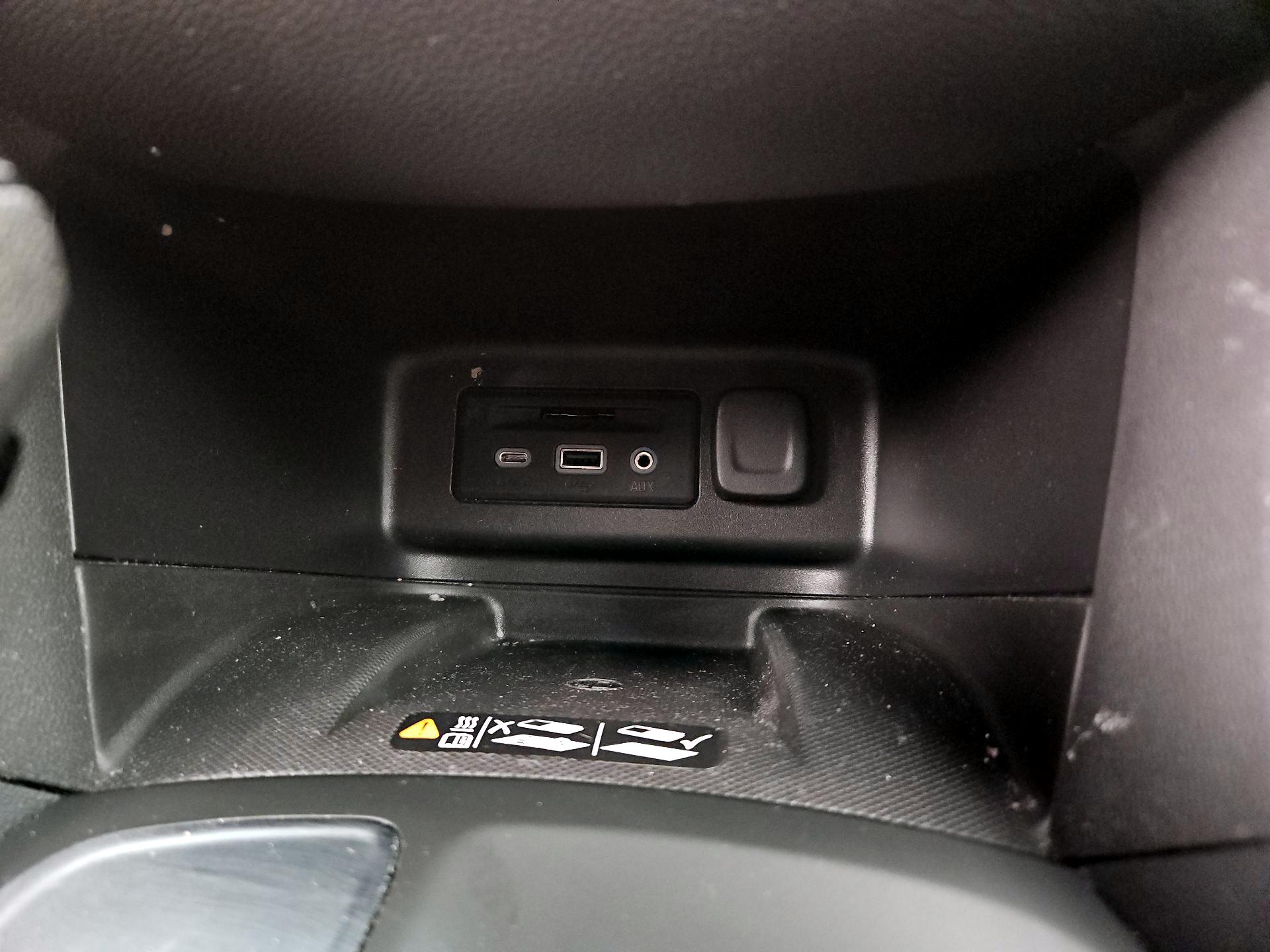 Thumbnail: 2021 Chevrolet Equinox - 18