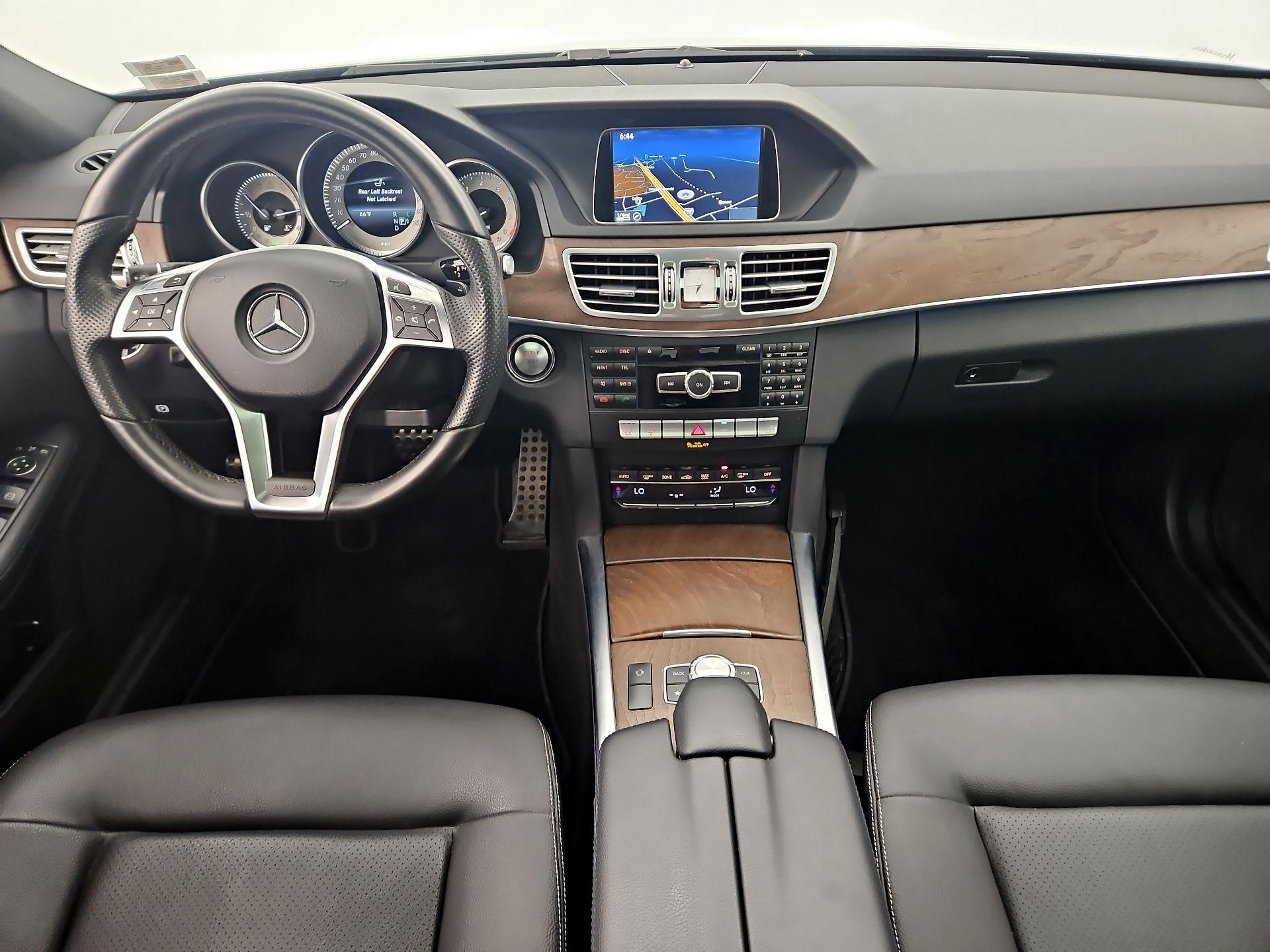 Thumbnail: 2015 Mercedes-Benz E-Class - 9