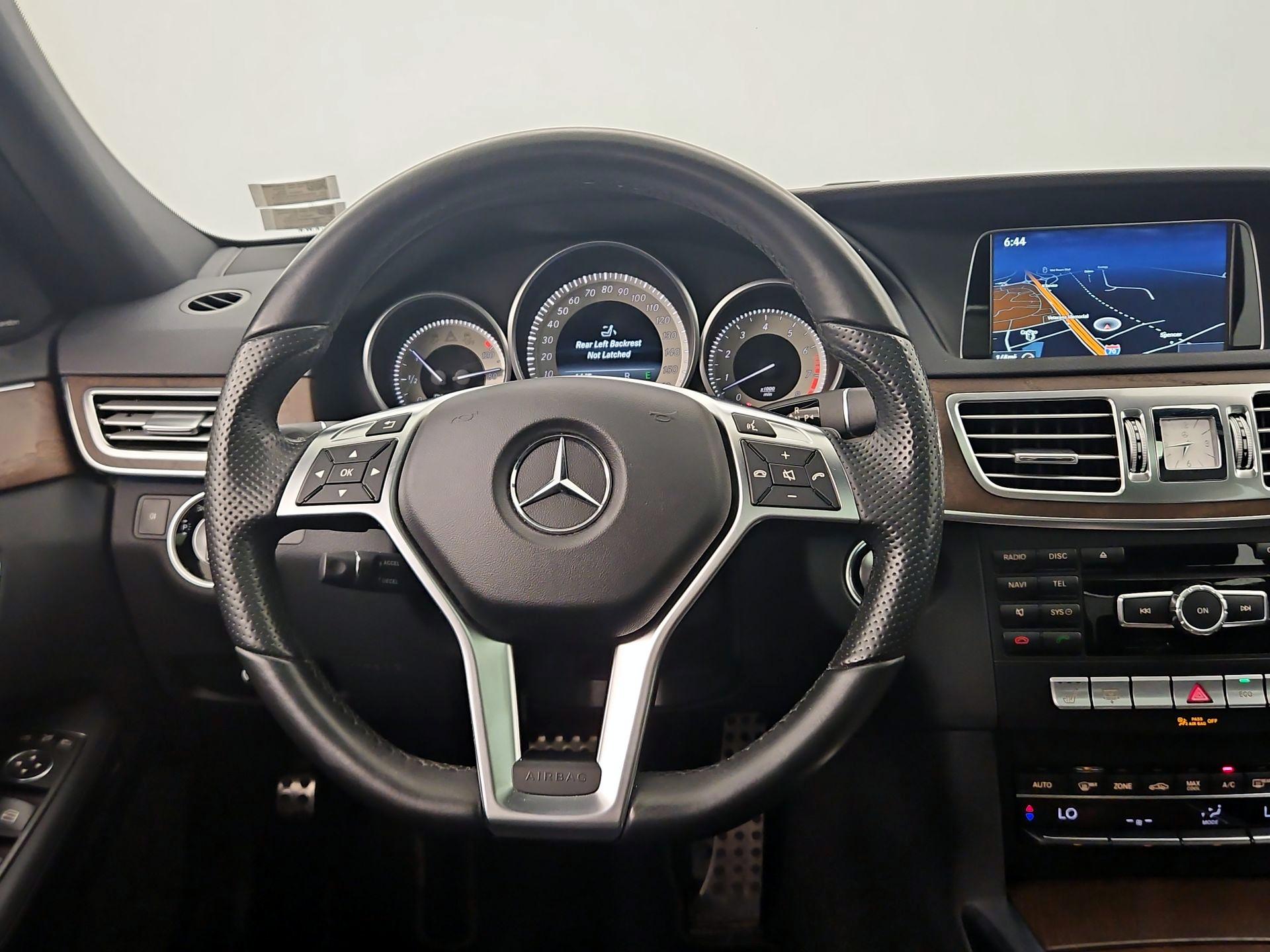 Thumbnail: 2015 Mercedes-Benz E-Class - 10