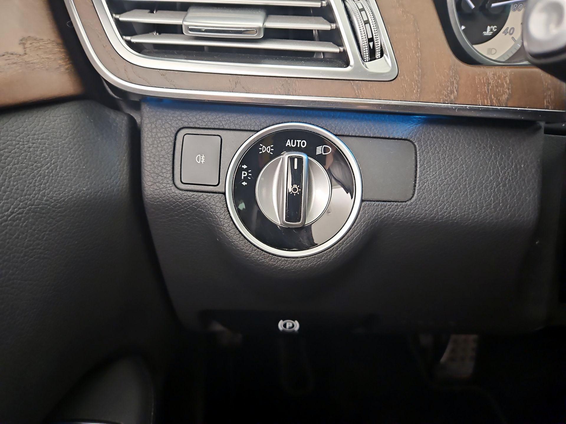 Thumbnail: 2015 Mercedes-Benz E-Class - 13