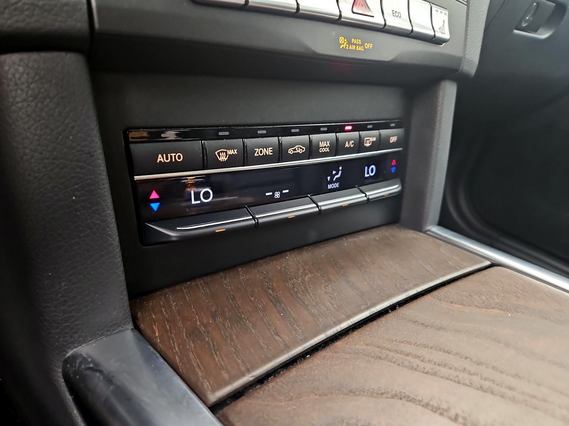 Thumbnail: 2015 Mercedes-Benz E-Class - 17