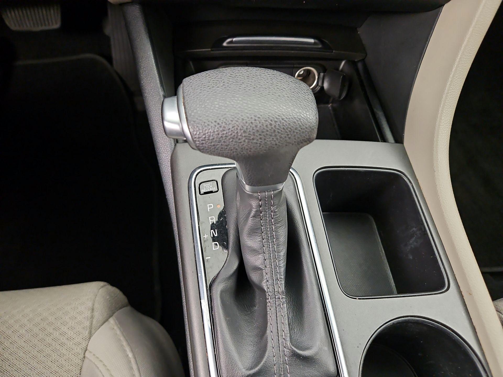 Thumbnail: 2016 Kia Optima - 17