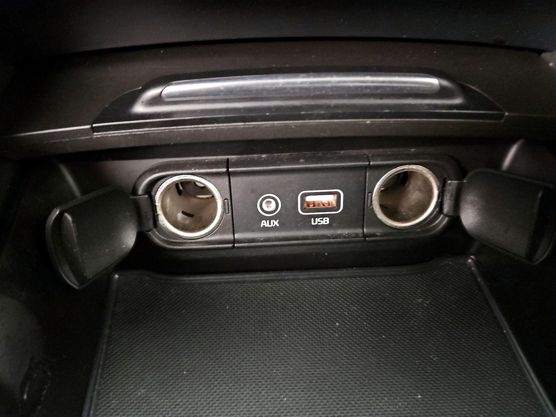 Thumbnail: 2016 Kia Optima - 18