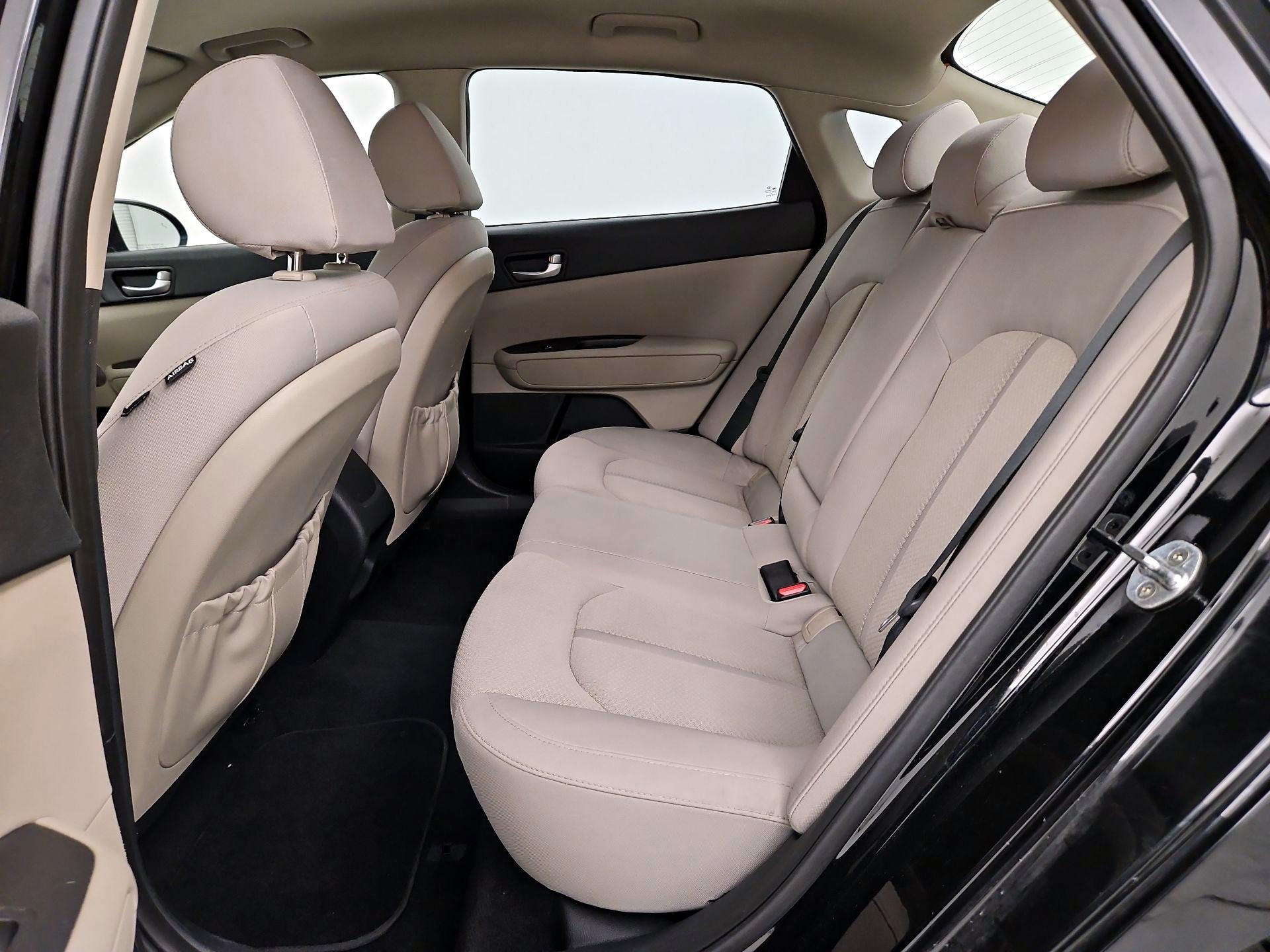 Thumbnail: 2016 Kia Optima - 19