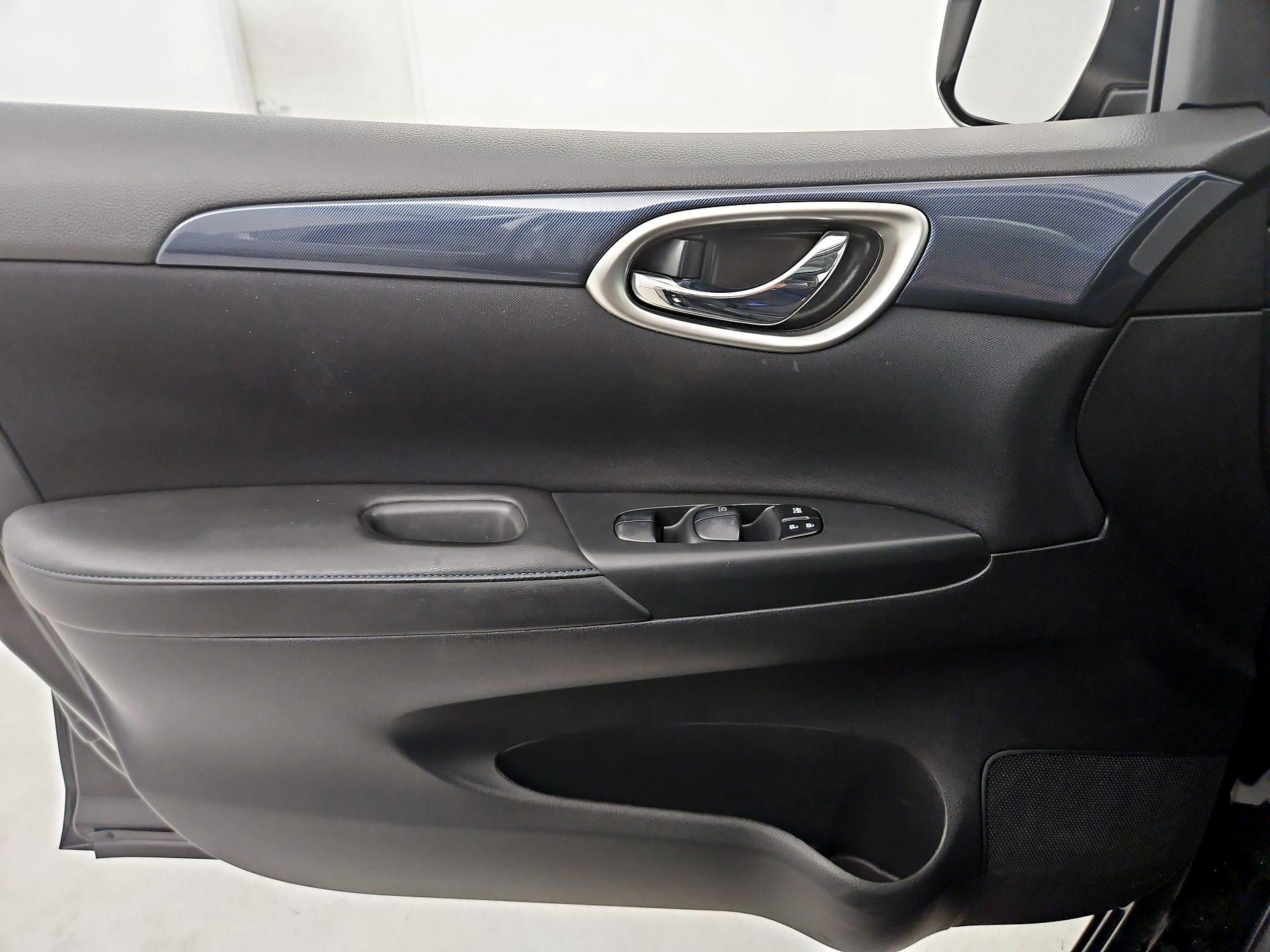 Thumbnail: 2017 Nissan Sentra - 12