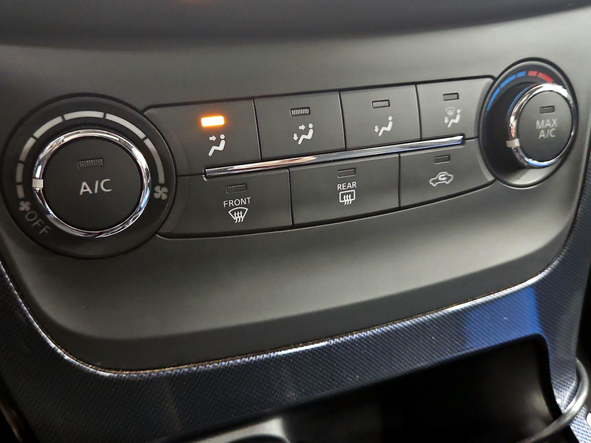 Thumbnail: 2017 Nissan Sentra - 15