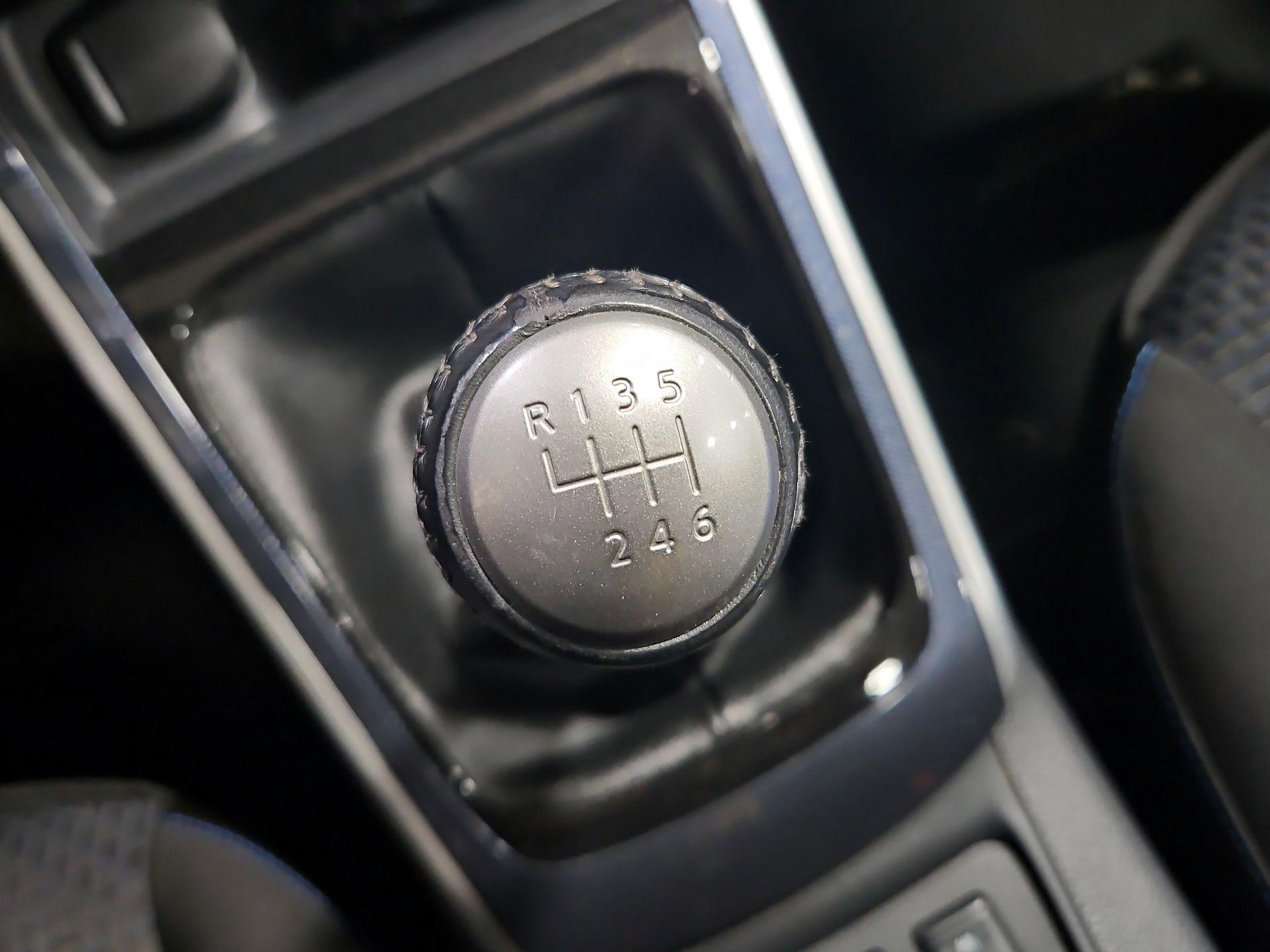 Thumbnail: 2017 Nissan Sentra - 16