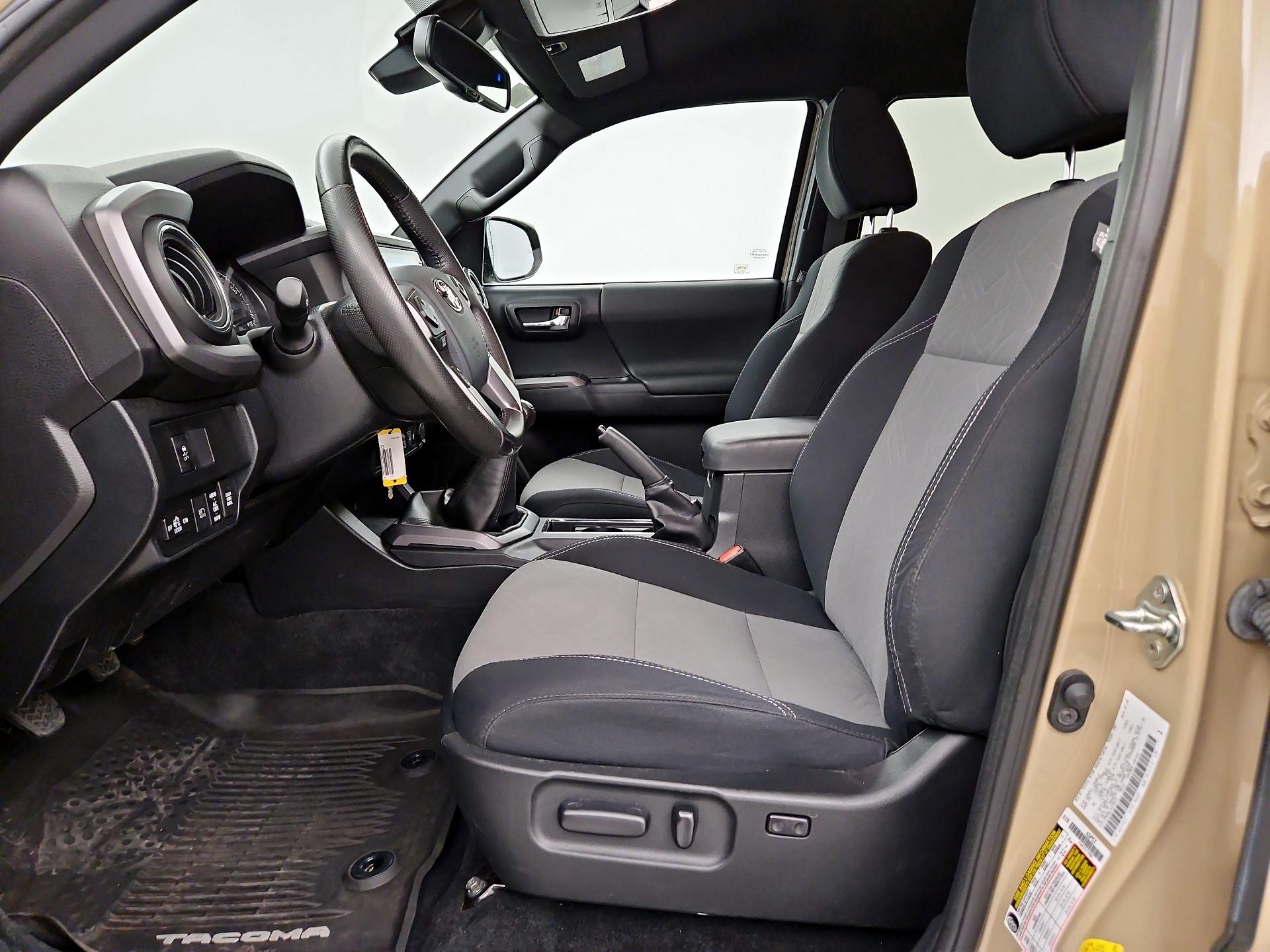 Thumbnail: 2020 Toyota Tacoma - 11