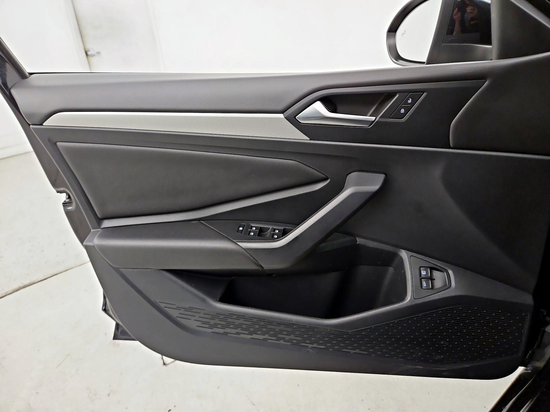 Thumbnail: 2021 Volkswagen Jetta - 12