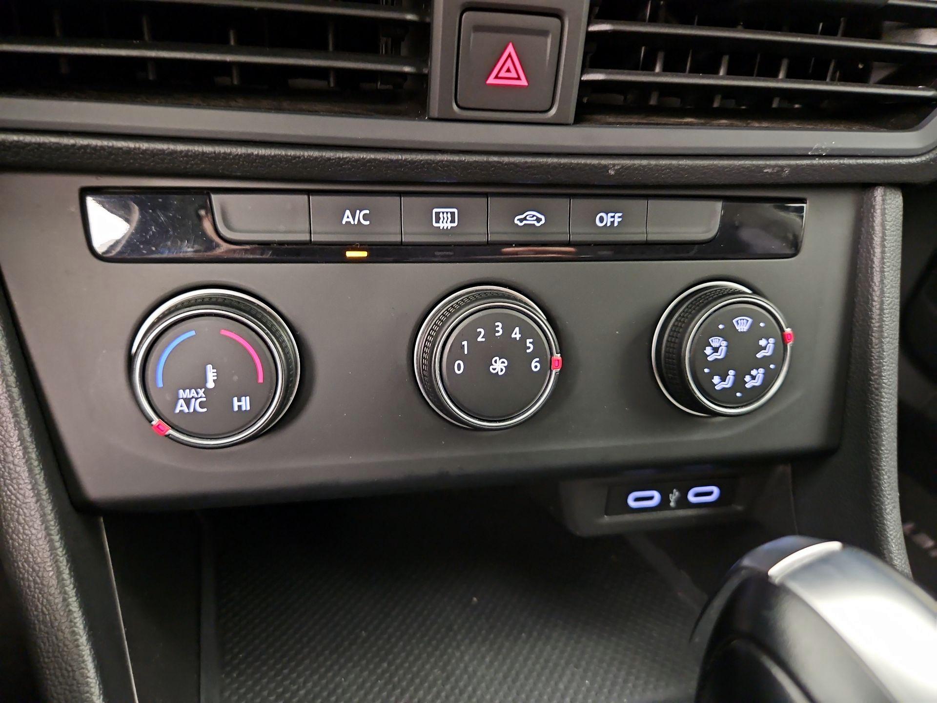 Thumbnail: 2021 Volkswagen Jetta - 16