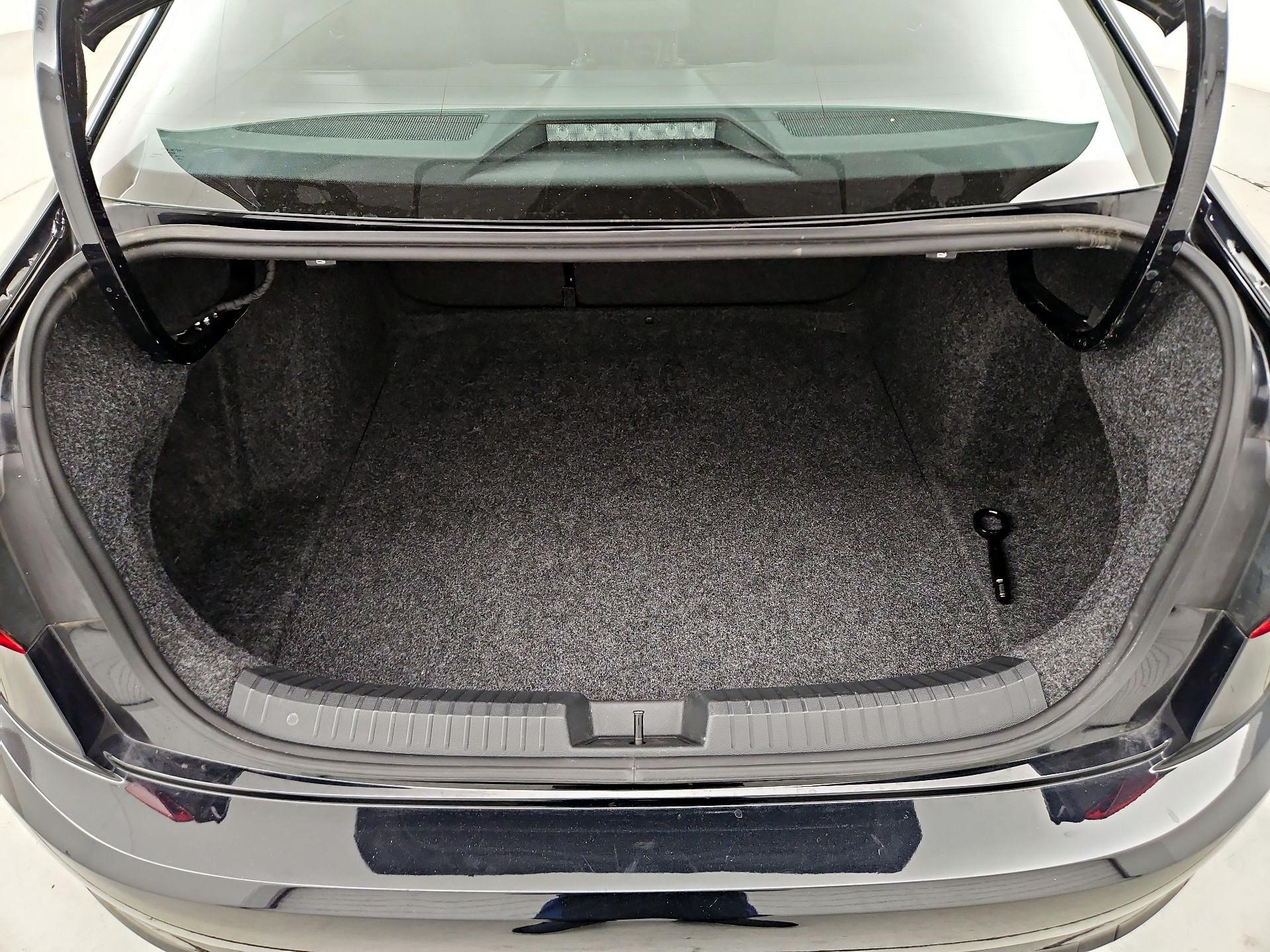 Thumbnail: 2021 Volkswagen Jetta - 20