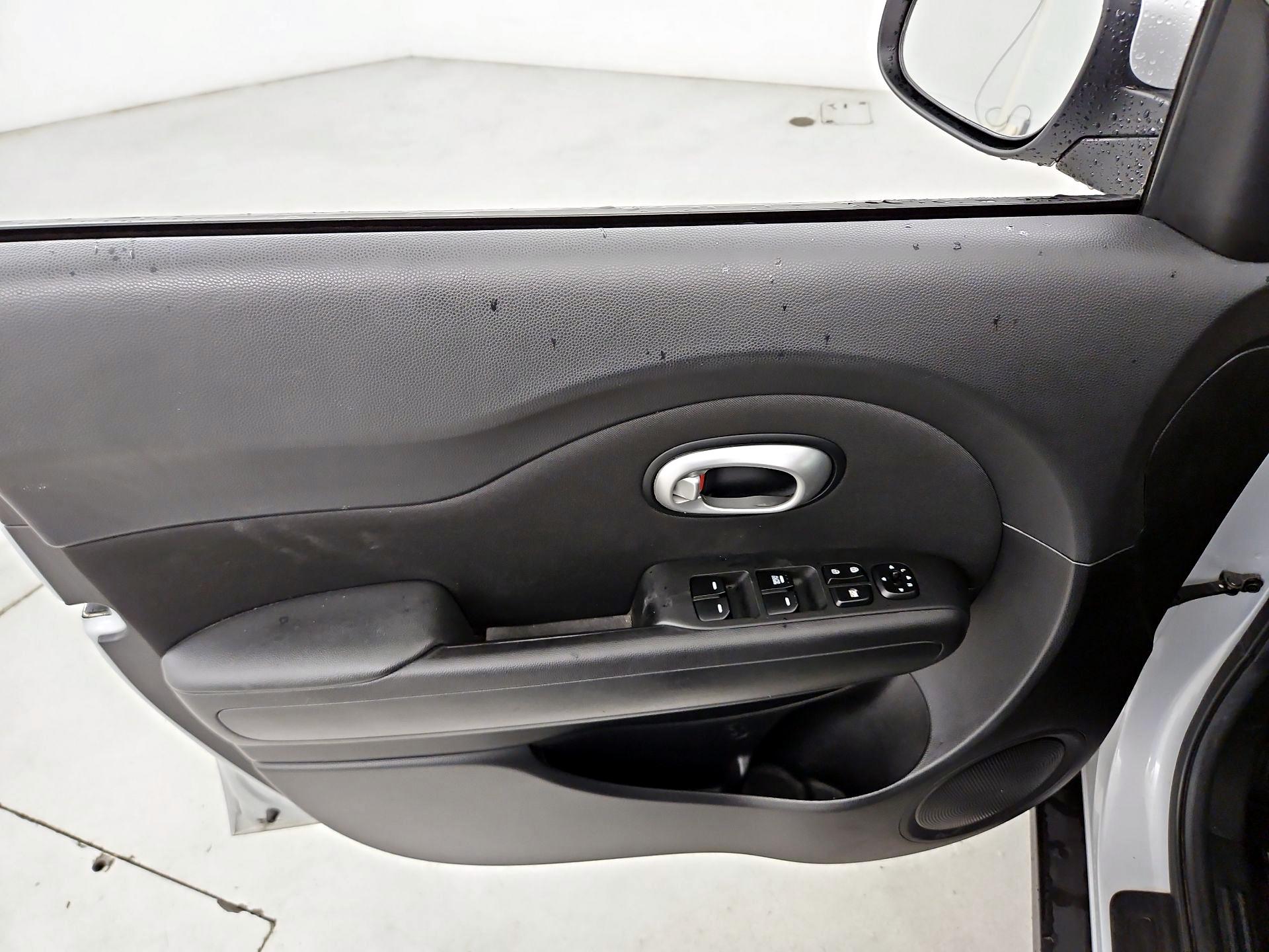 Thumbnail: 2016 Kia Soul - 12