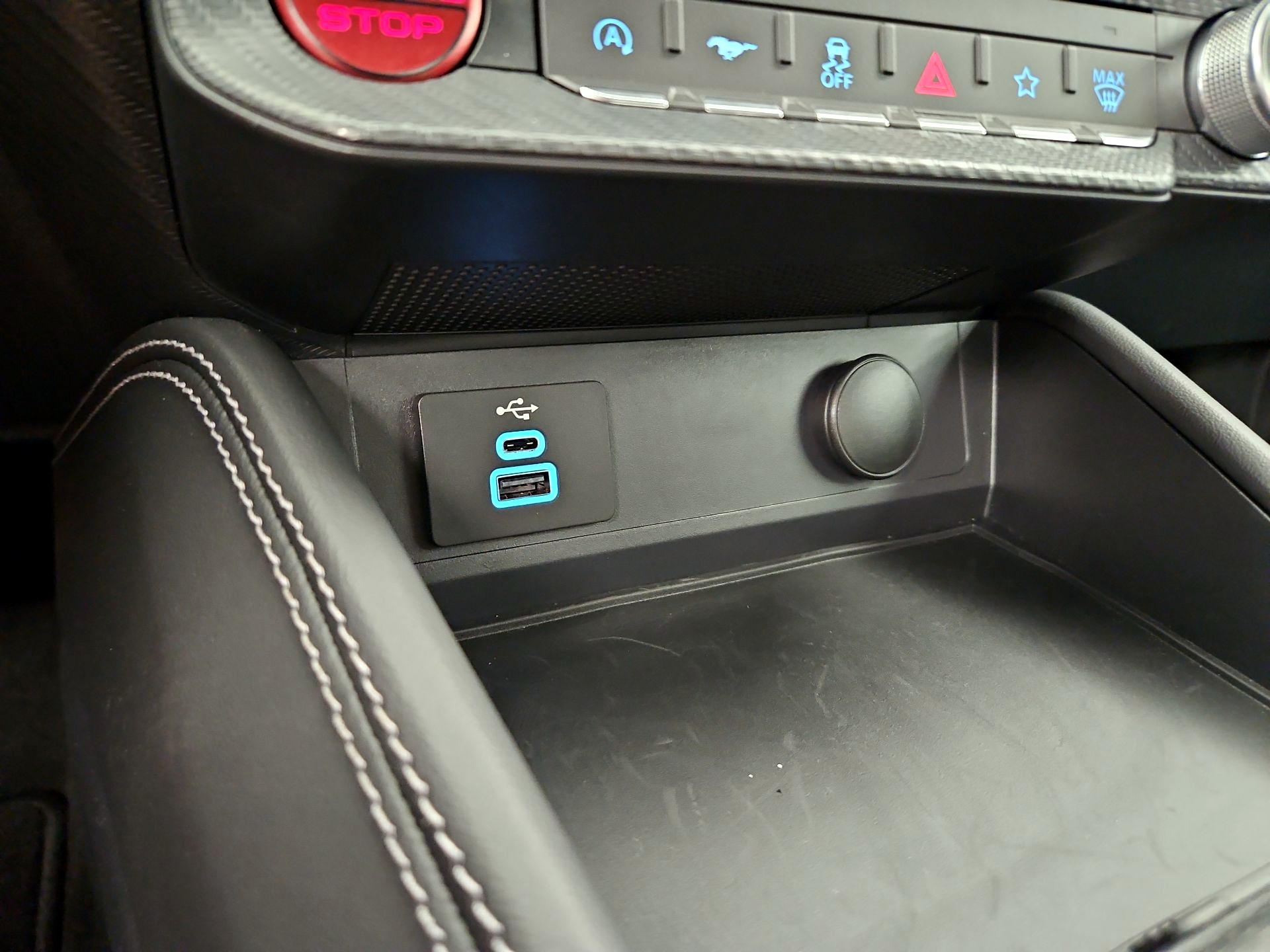 Thumbnail: 2025 Ford Mustang - 19