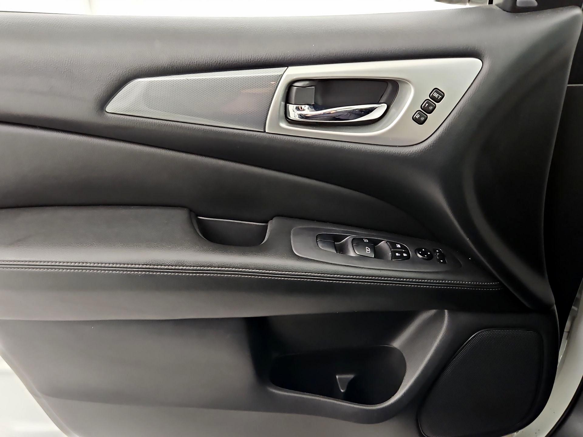 Thumbnail: 2018 Nissan Pathfinder - 12