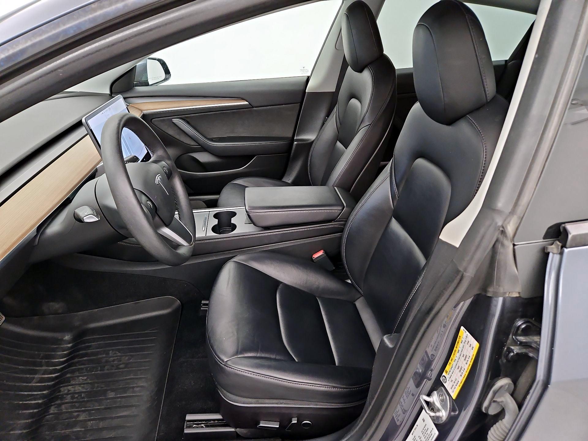 Thumbnail: 2022 Tesla Model 3 - 11