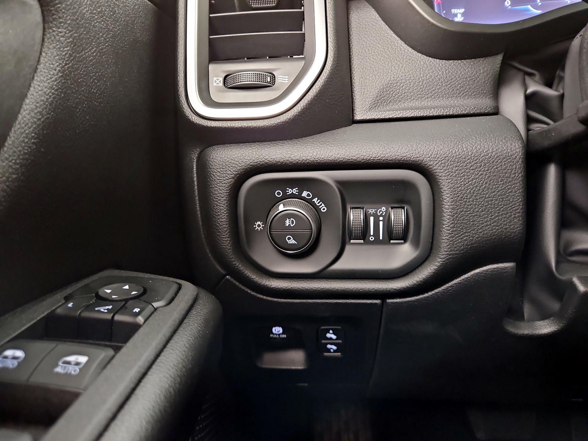 Thumbnail: 2025 RAM 1500 - 13
