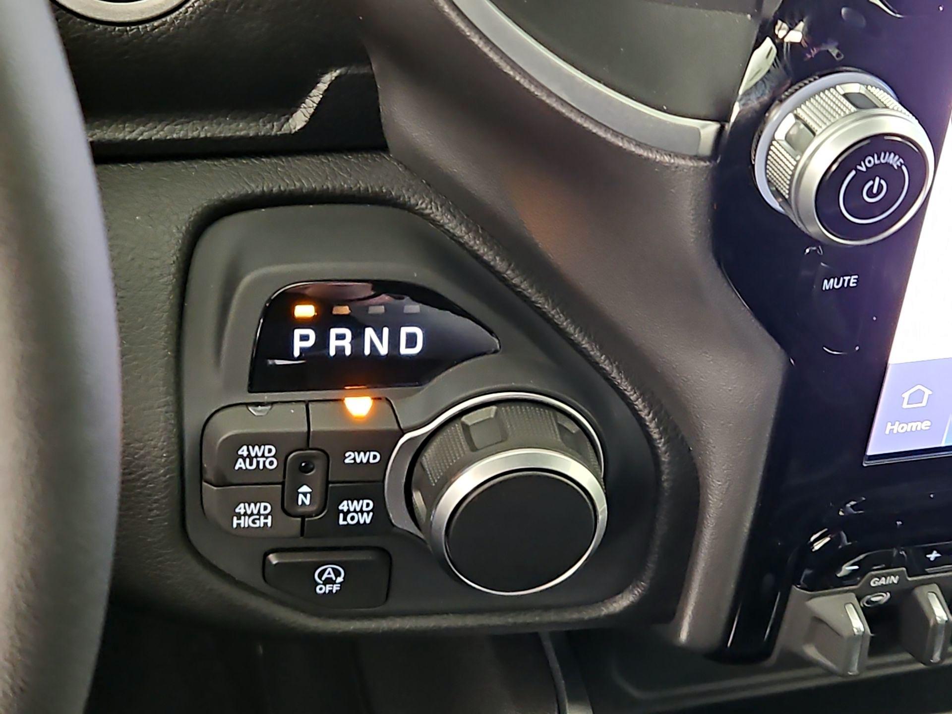 Thumbnail: 2025 RAM 1500 - 18