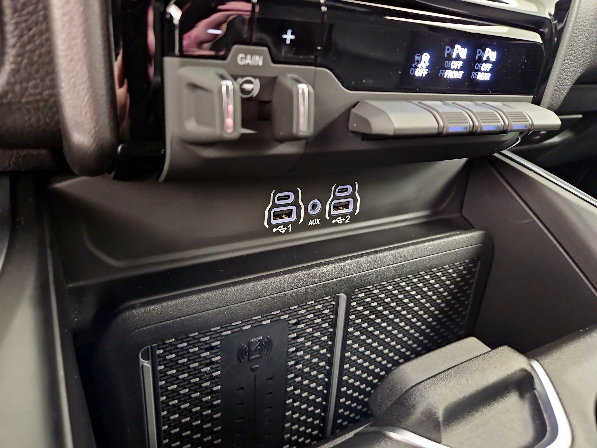 Thumbnail: 2025 RAM 1500 - 19