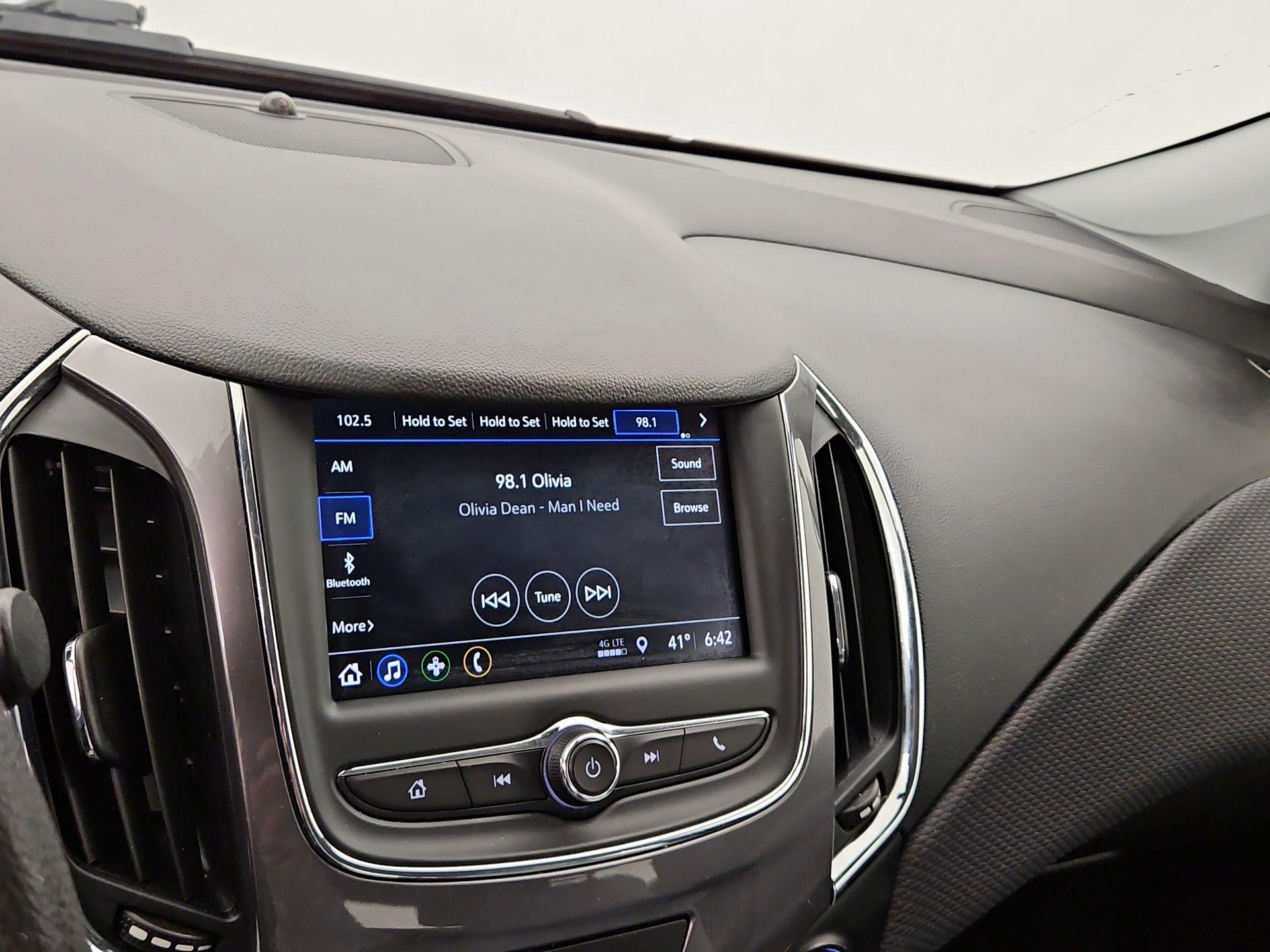 Thumbnail: 2019 Chevrolet Cruze - 15