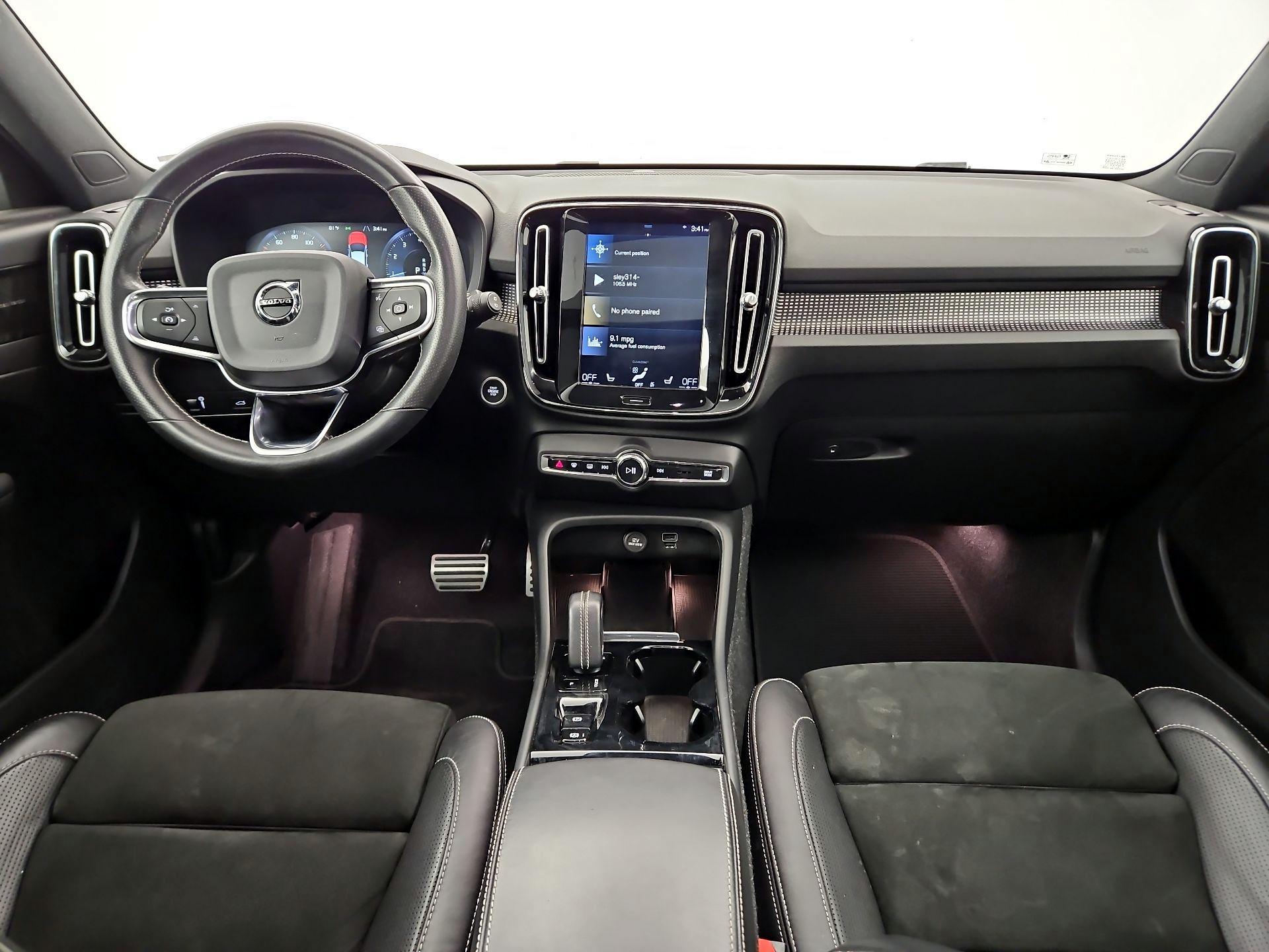 Thumbnail: 2021 Volvo XC40 - 9