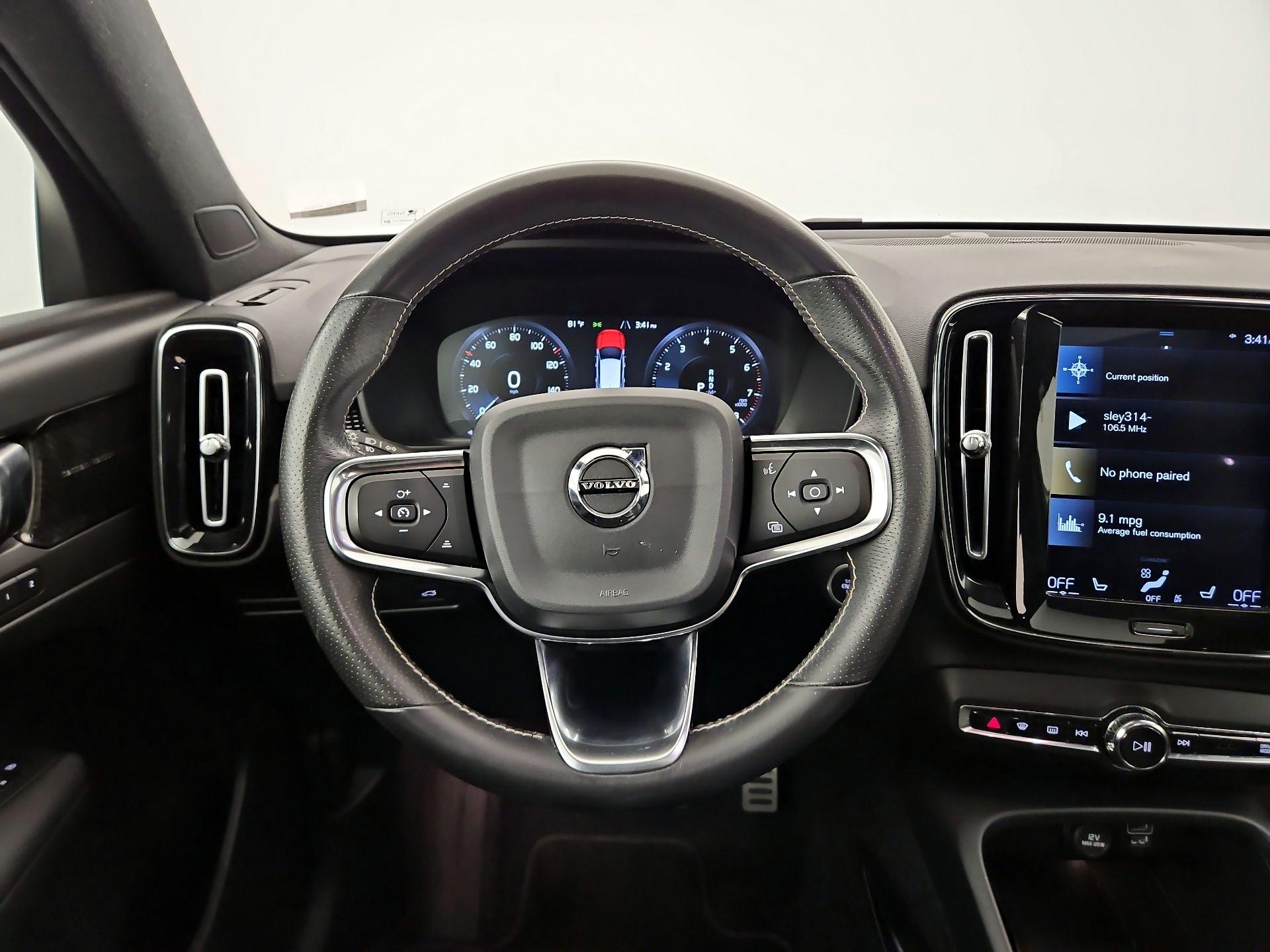 Thumbnail: 2021 Volvo XC40 - 10