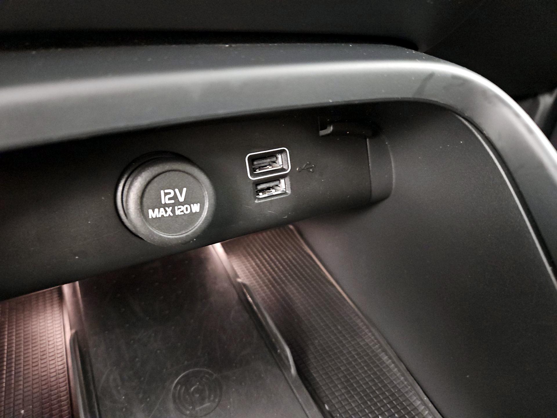 Thumbnail: 2021 Volvo XC40 - 18