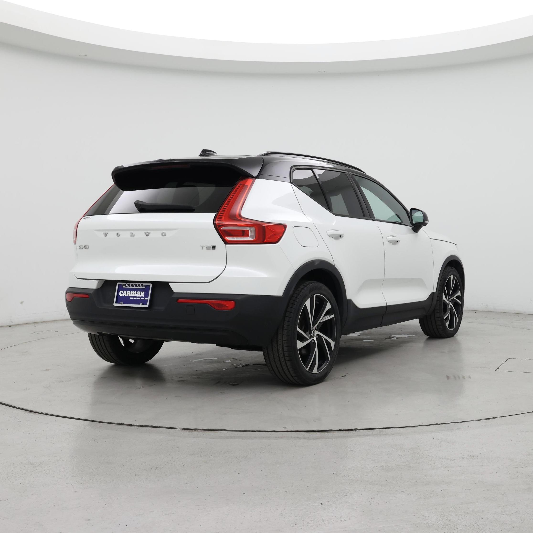 Thumbnail: 2021 Volvo XC40 - 8