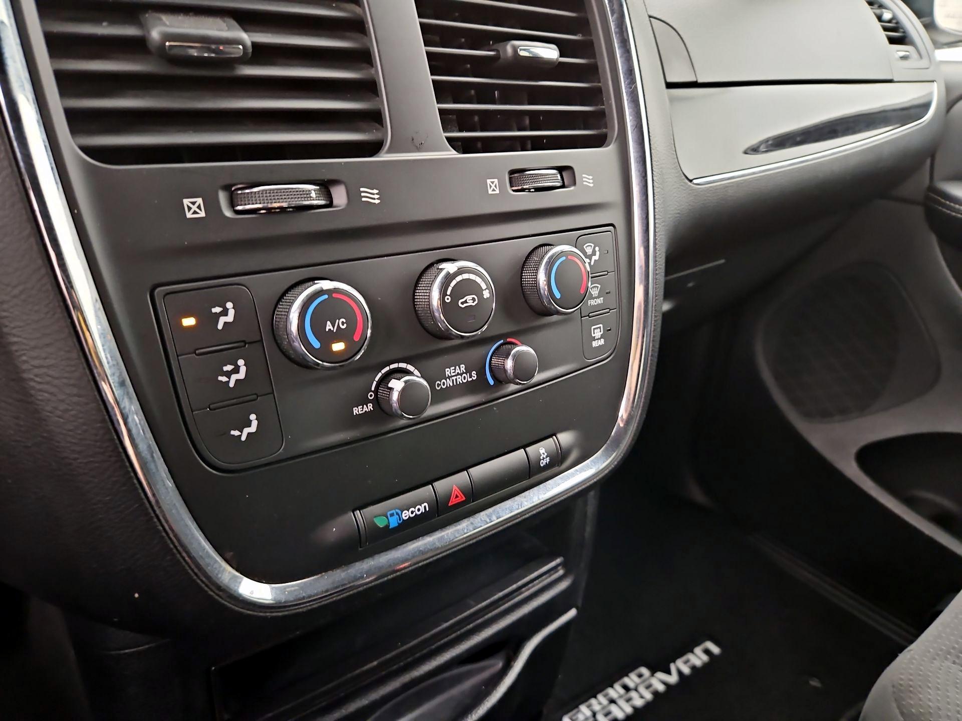 Thumbnail: 2017 Dodge Grand Caravan - 16