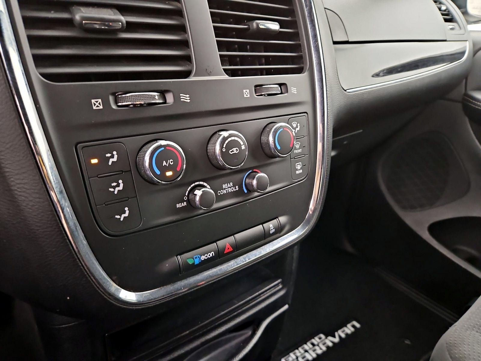 2017 Dodge Grand Caravan SE Plus - Photo 17