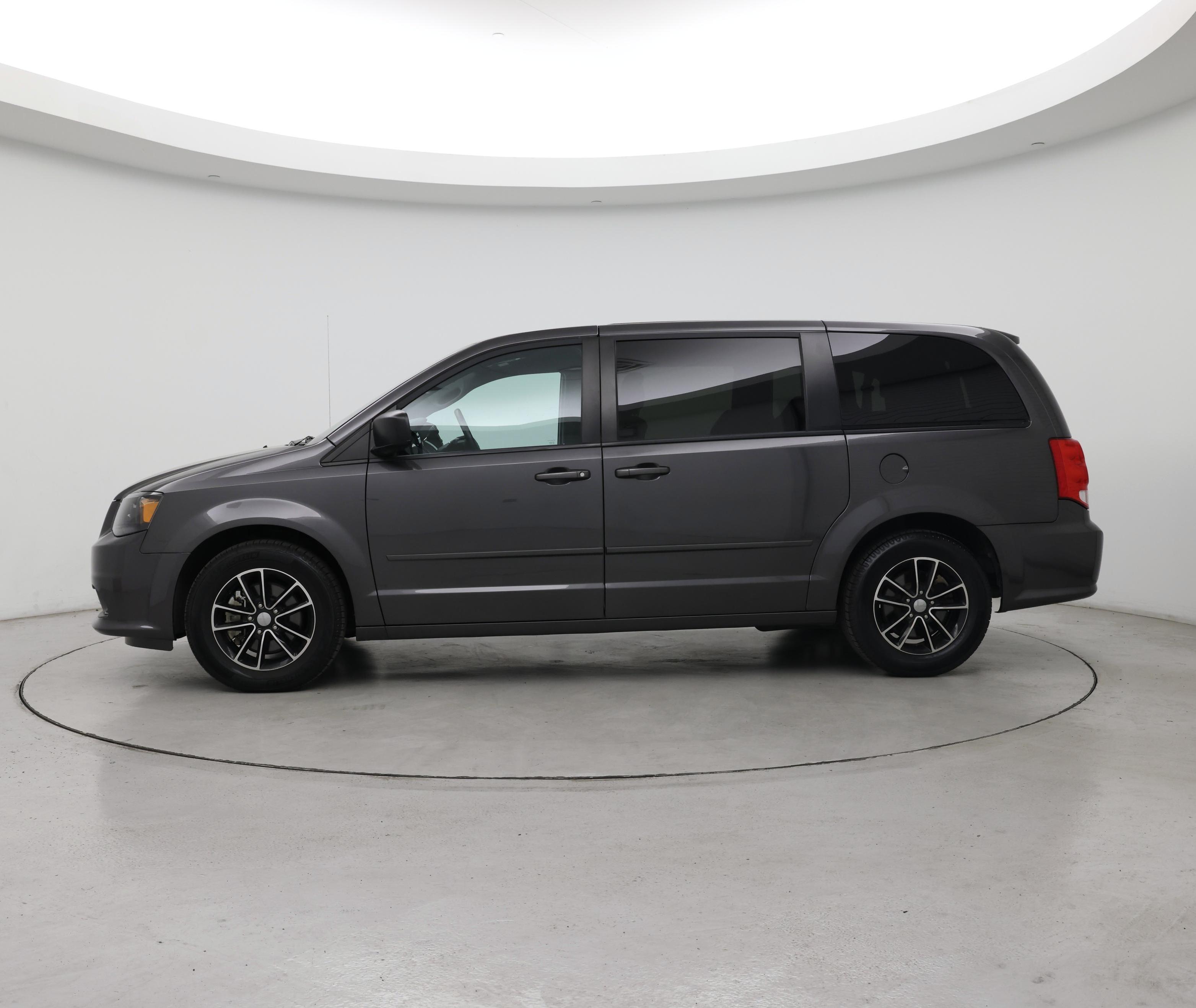 Thumbnail: 2017 Dodge Grand Caravan - 3