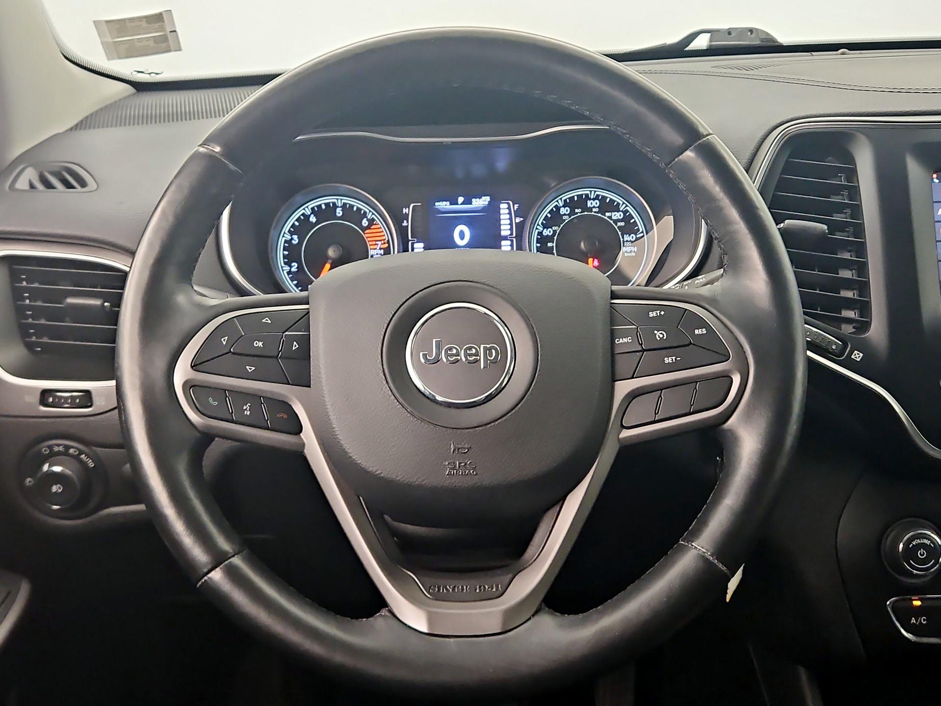 Thumbnail: 2019 Jeep Cherokee - 10