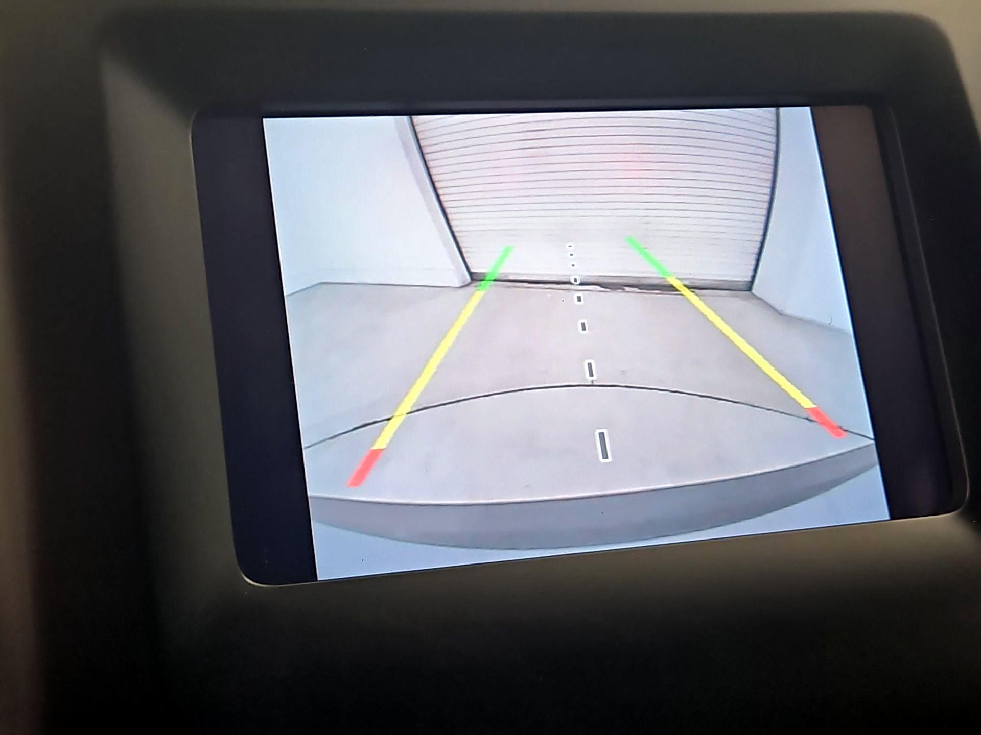 Thumbnail: 2019 Jeep Cherokee - 14