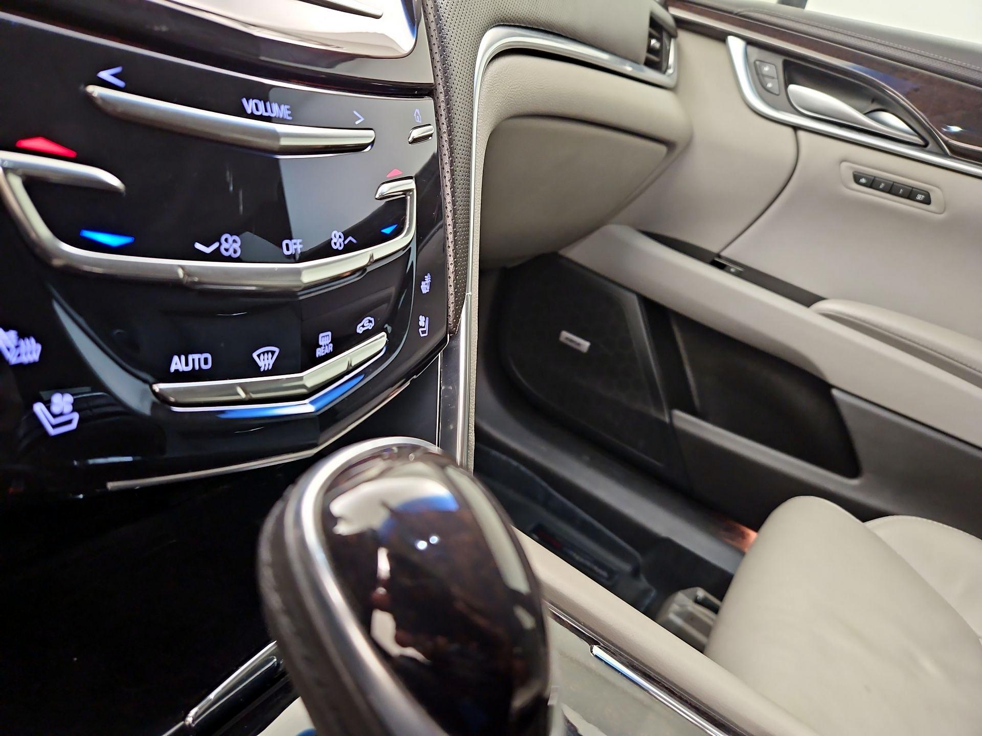 Thumbnail: 2016 Cadillac XTS - 16