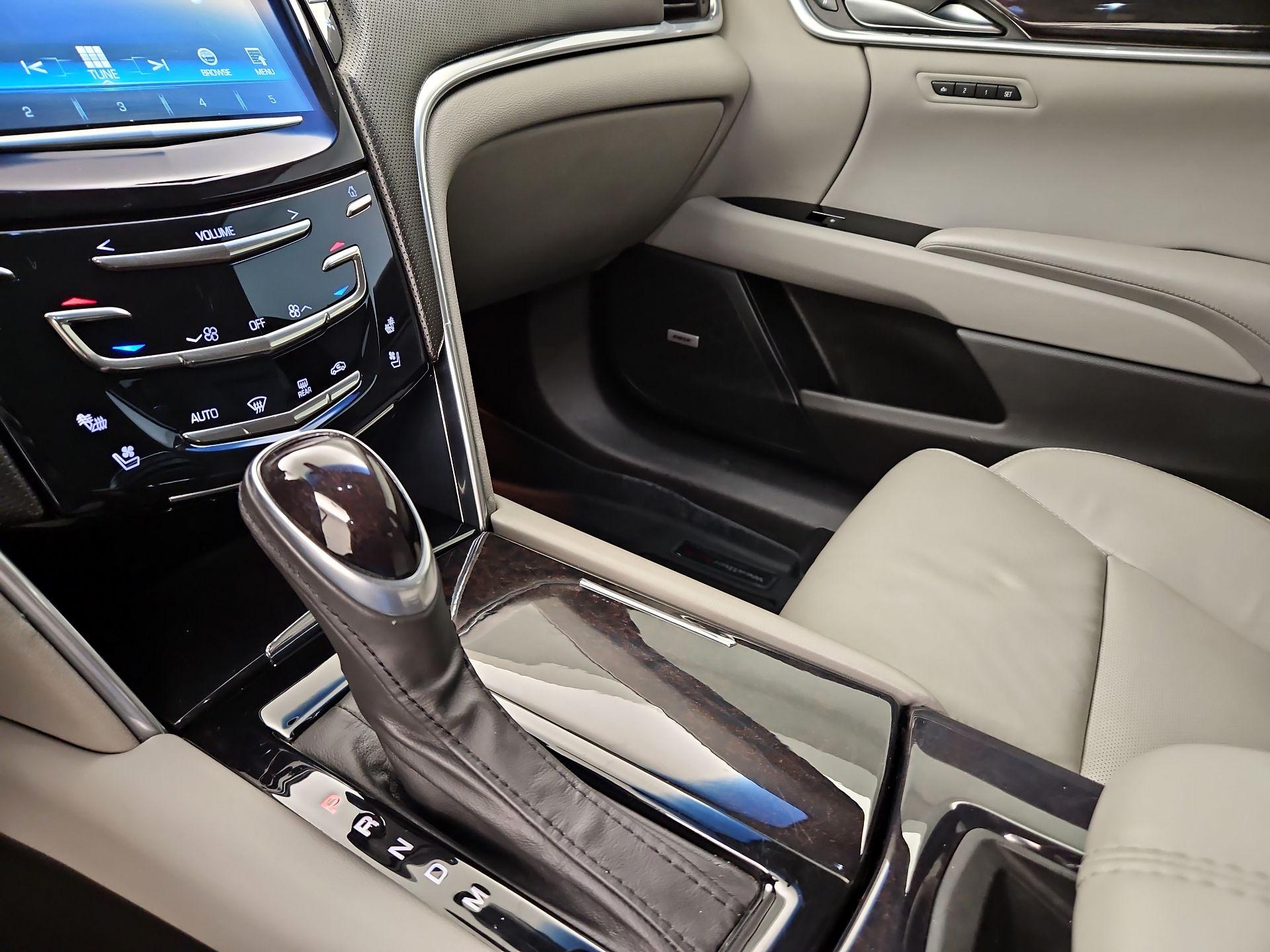Thumbnail: 2016 Cadillac XTS - 17