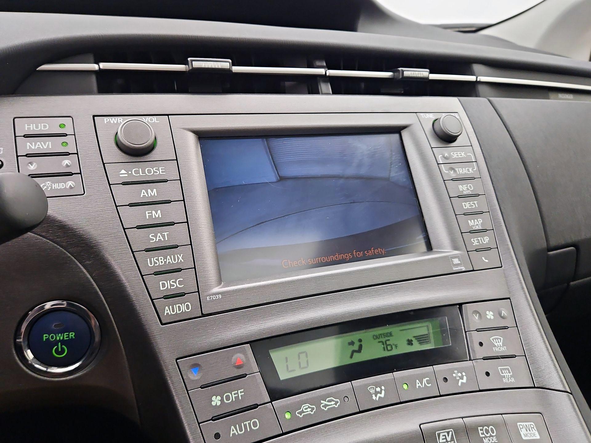 Thumbnail: 2014 Toyota Prius - 15