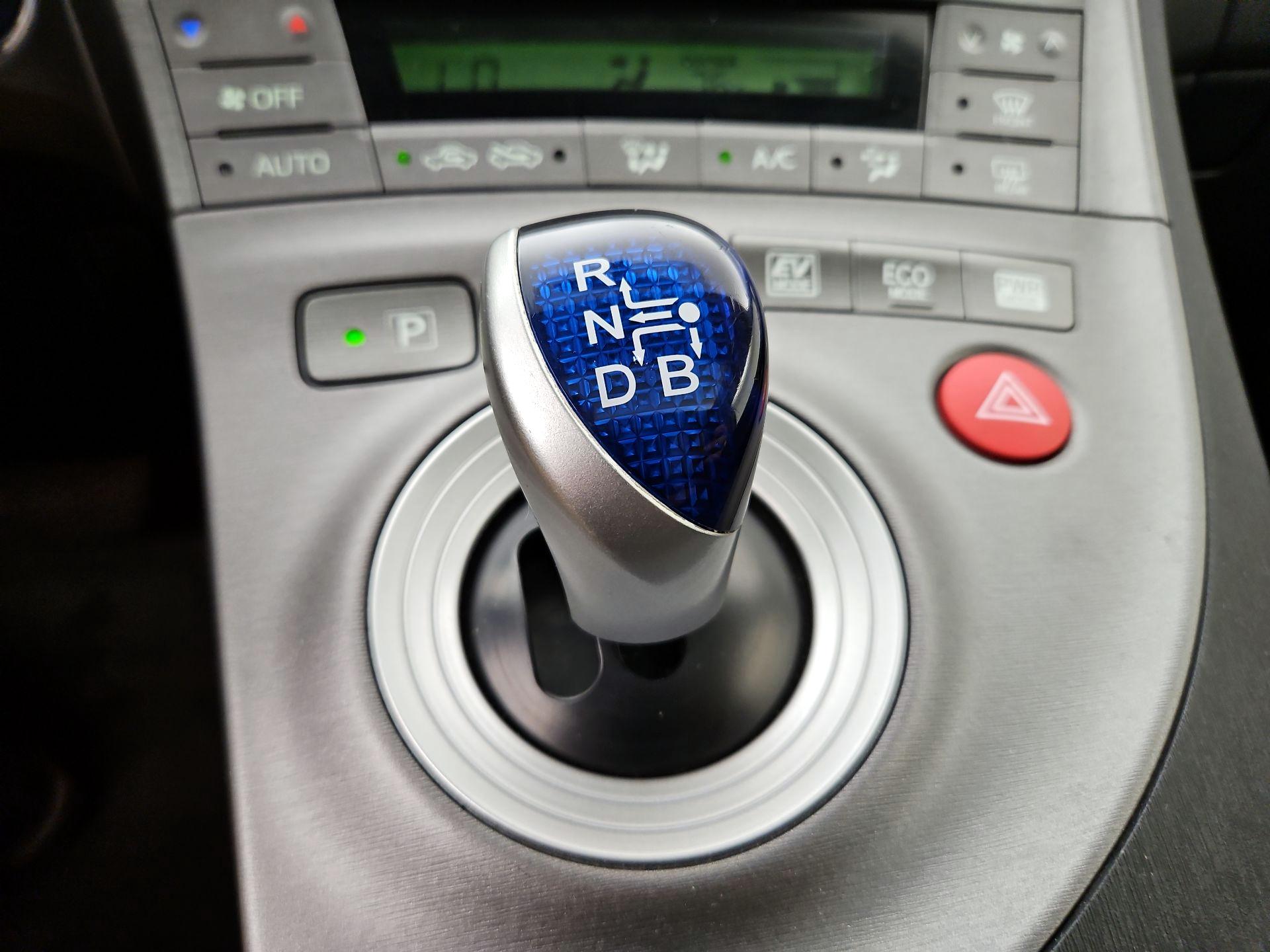 Thumbnail: 2014 Toyota Prius - 18