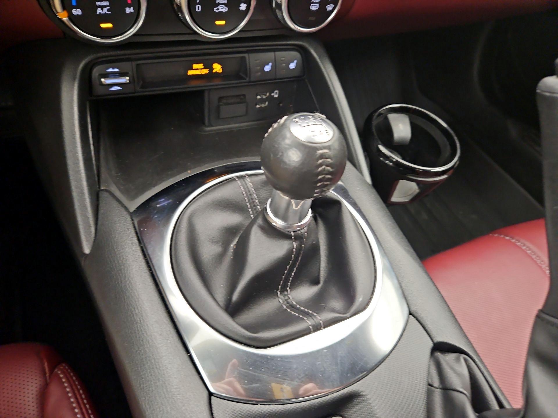 Thumbnail: 2020 Mazda MX-5 Miata - 17